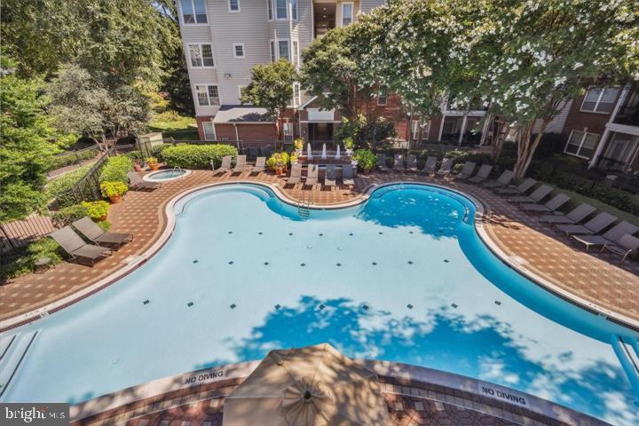 1580 SPRING GATE DRIVE 4111