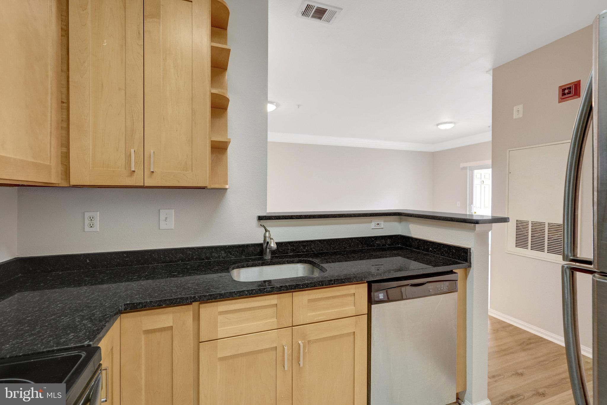 GATES OF MCLEAN - Residential