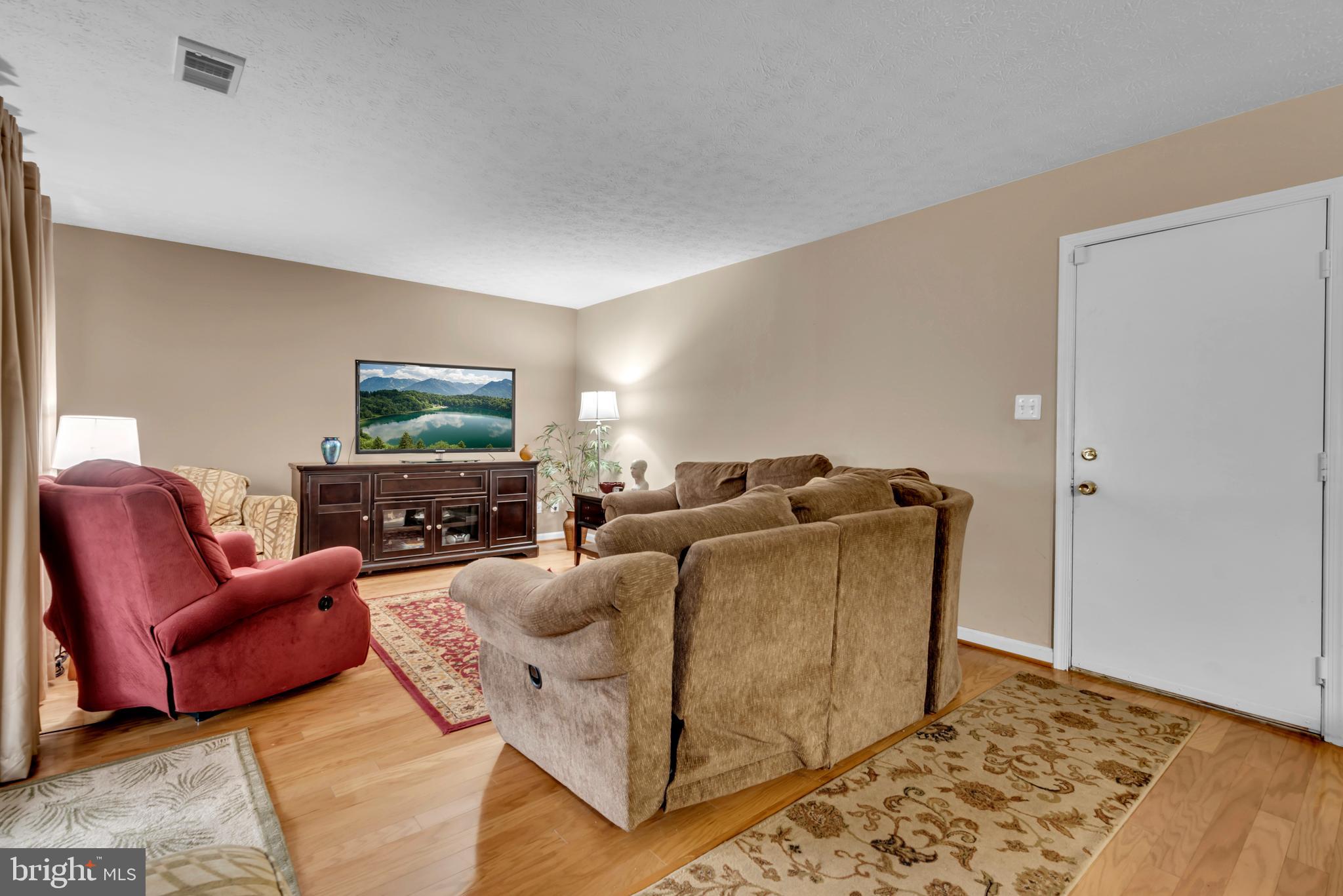 NEW CUT FARMS - Residential