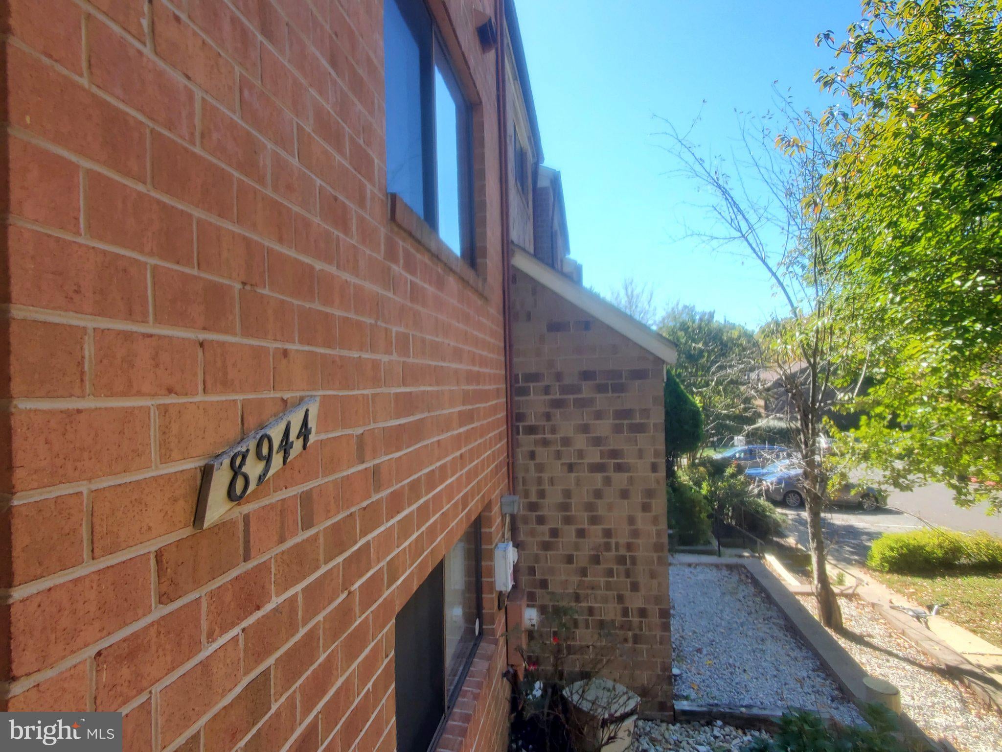 8944 SKYROCK COURT