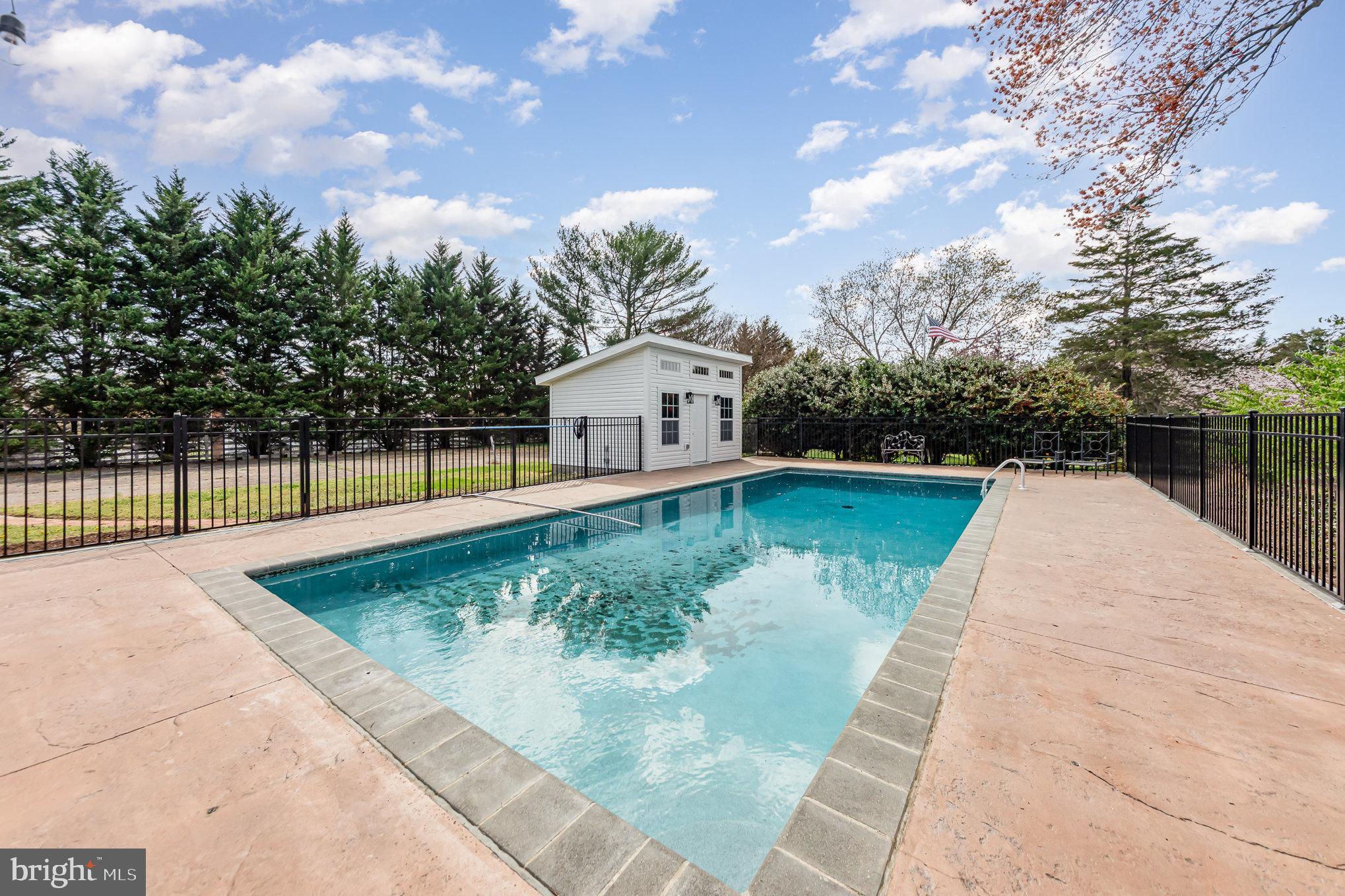 WOODLAWN - Residential