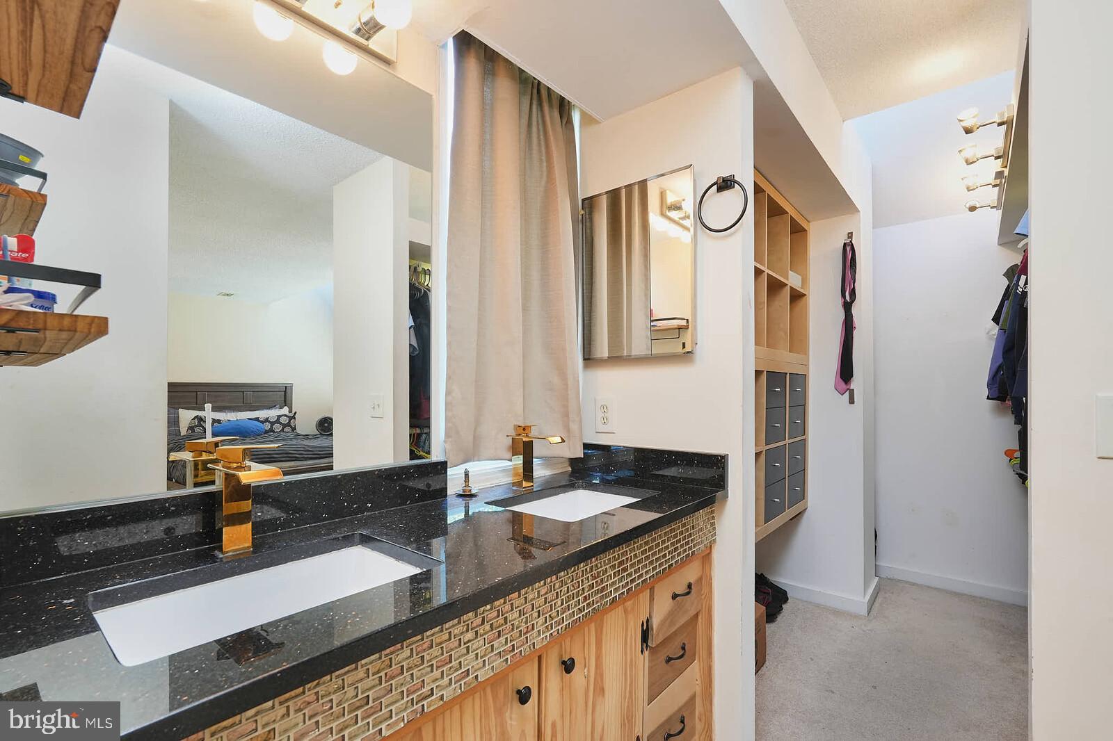 COLD SPRING NEWTOWN - Residential