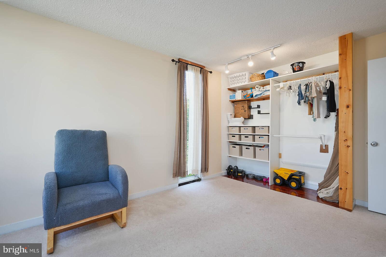 COLD SPRING NEWTOWN - Residential