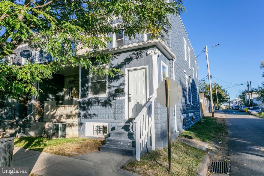 This gorgeous end-unit townhome has been completely renovated from top to bottom and is ready for you to call it home! Every detail has been carefully selected — from the modern kitchen with stainless steel appliances and quartz countertops to the elegant flooring and updated bathrooms. The end-unit location also provides extra privacy and space. Step outside to your fenced backyard, perfect for morning coffee or weekend barbecues. This home combines comfort, beauty, and convenience in one perfect package.
