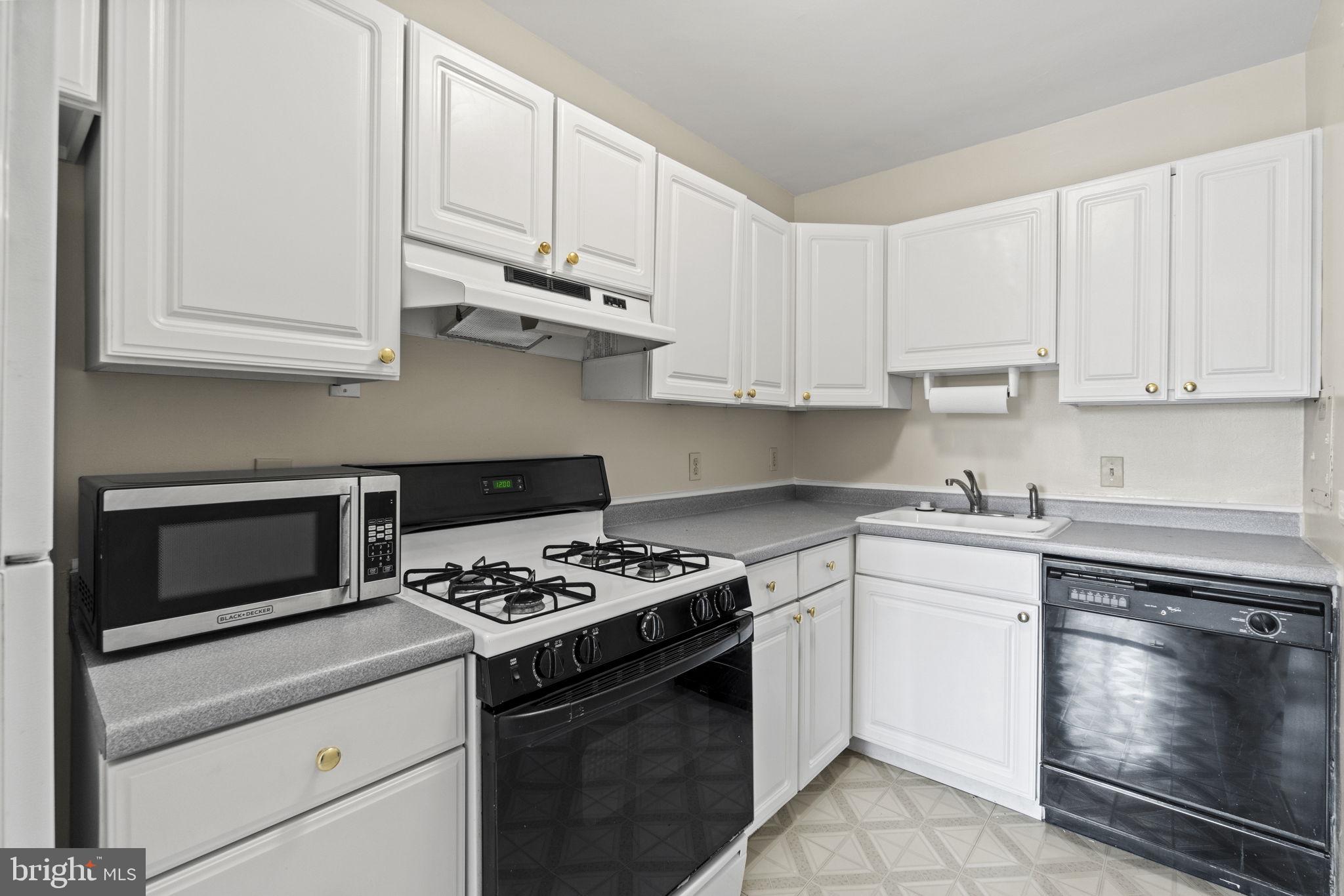 CARDINAL HOUSE - Residential Lease