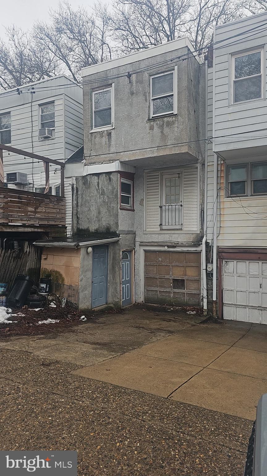 EAST FALLS - Residential