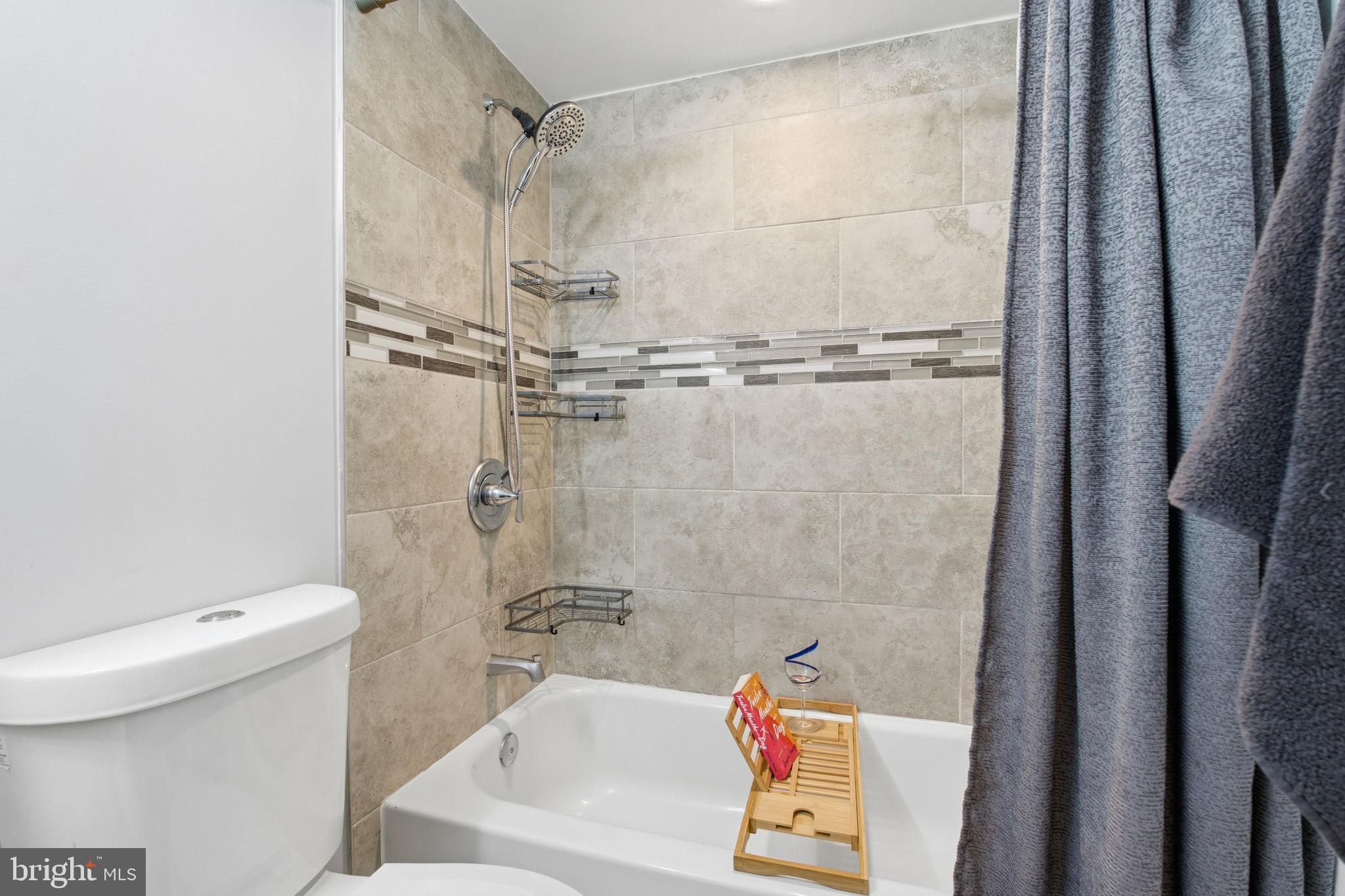 WOODSIDE SQUARE - Residential