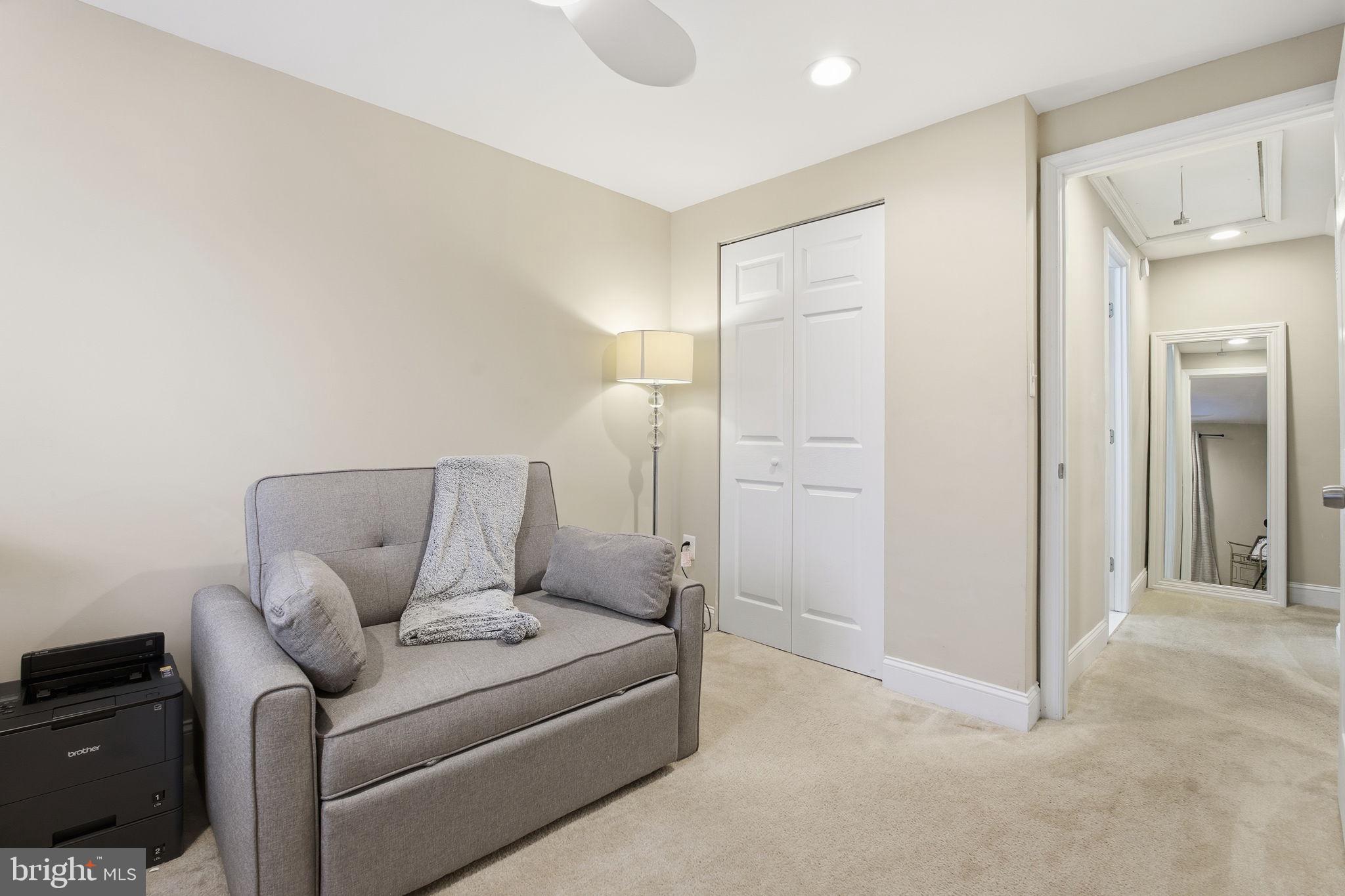 WOODSIDE SQUARE - Residential