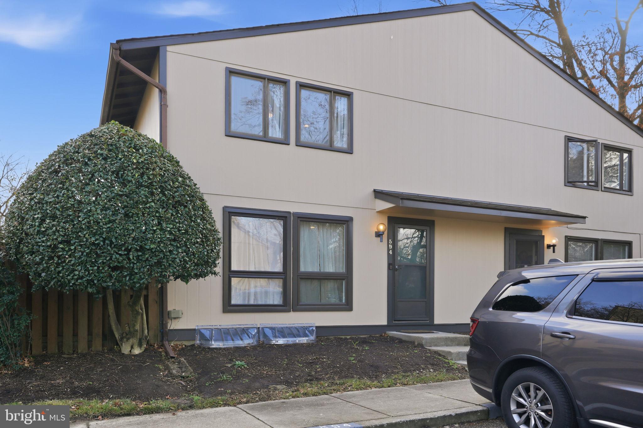 WOODSIDE SQUARE - Residential