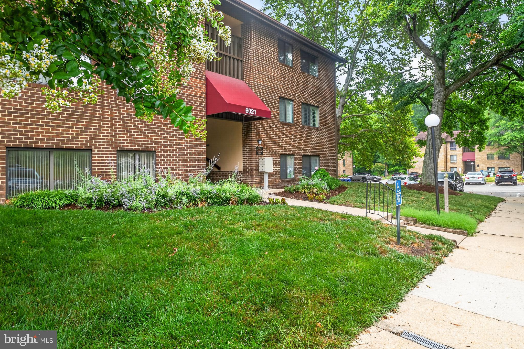 6021 MAJORS LANE 1 B13