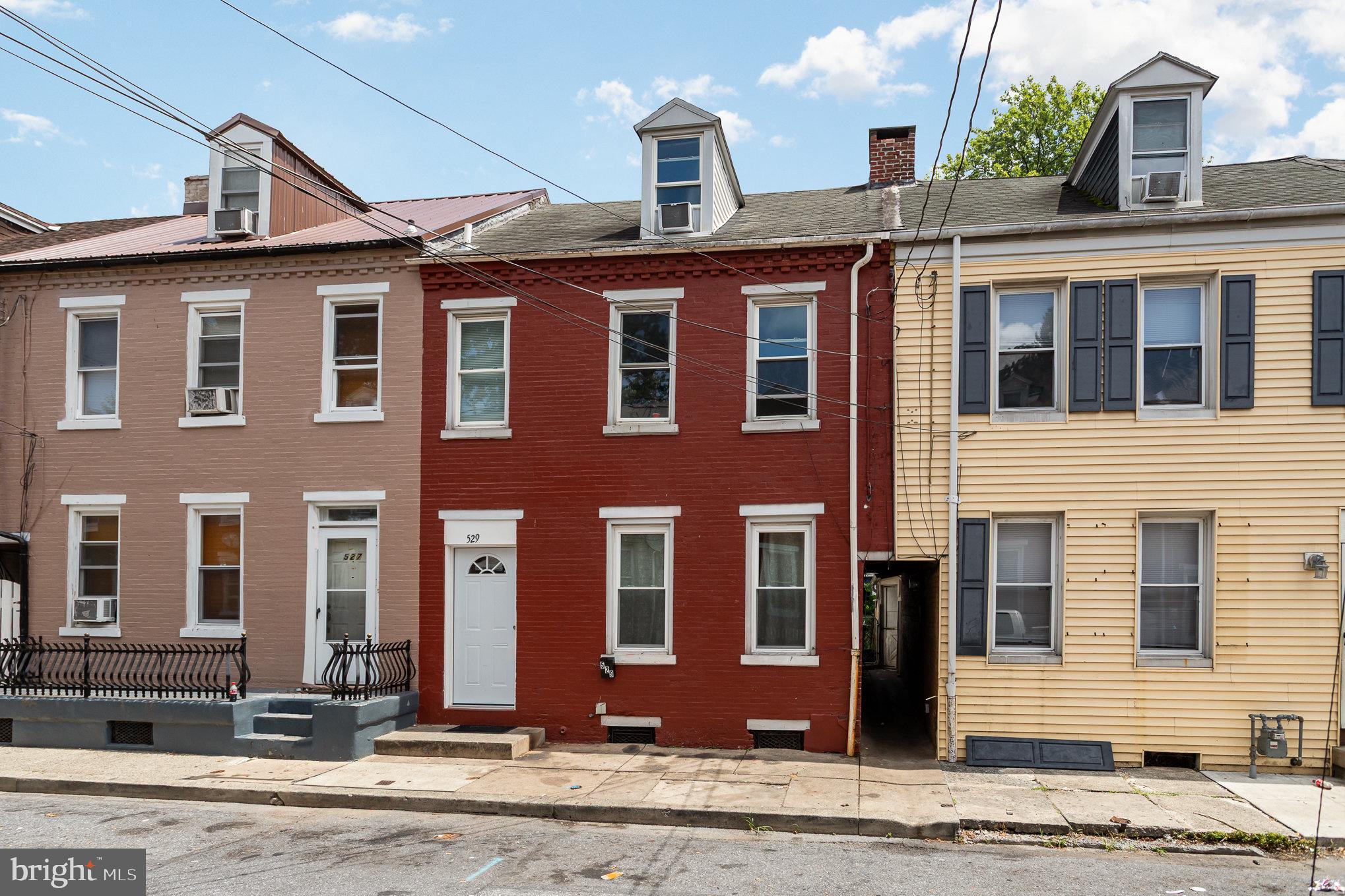 529 WOODWARD STREET