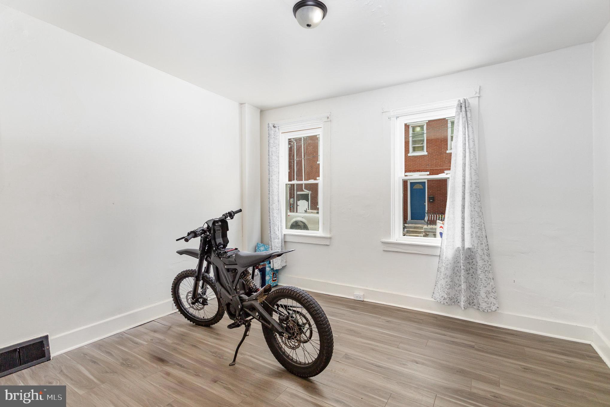 529 WOODWARD STREET
