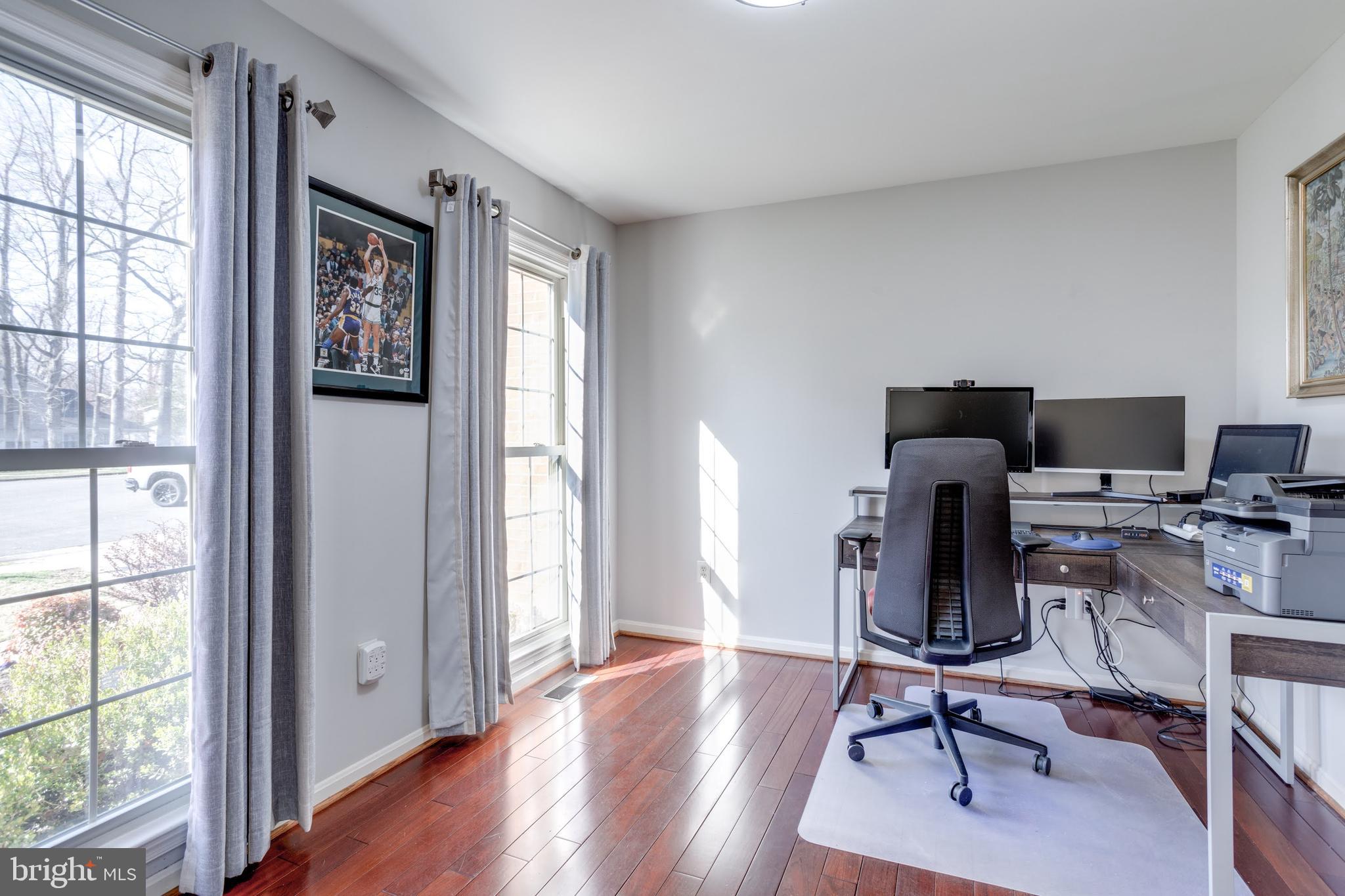 6806 HATHAWAY STREET