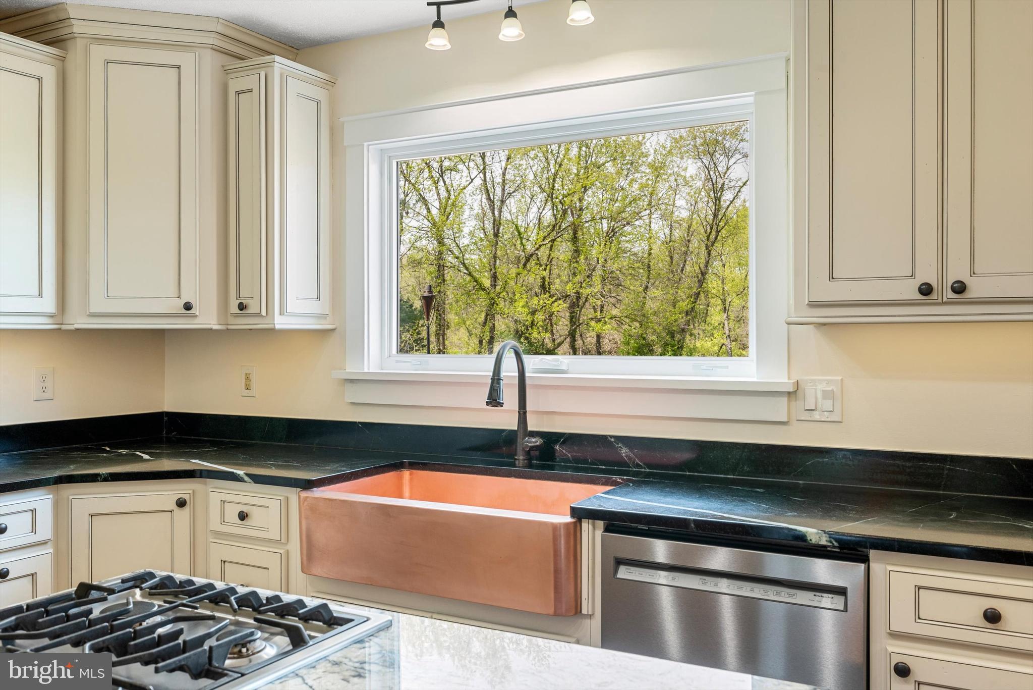 GLENDALE ESTATES - Residential