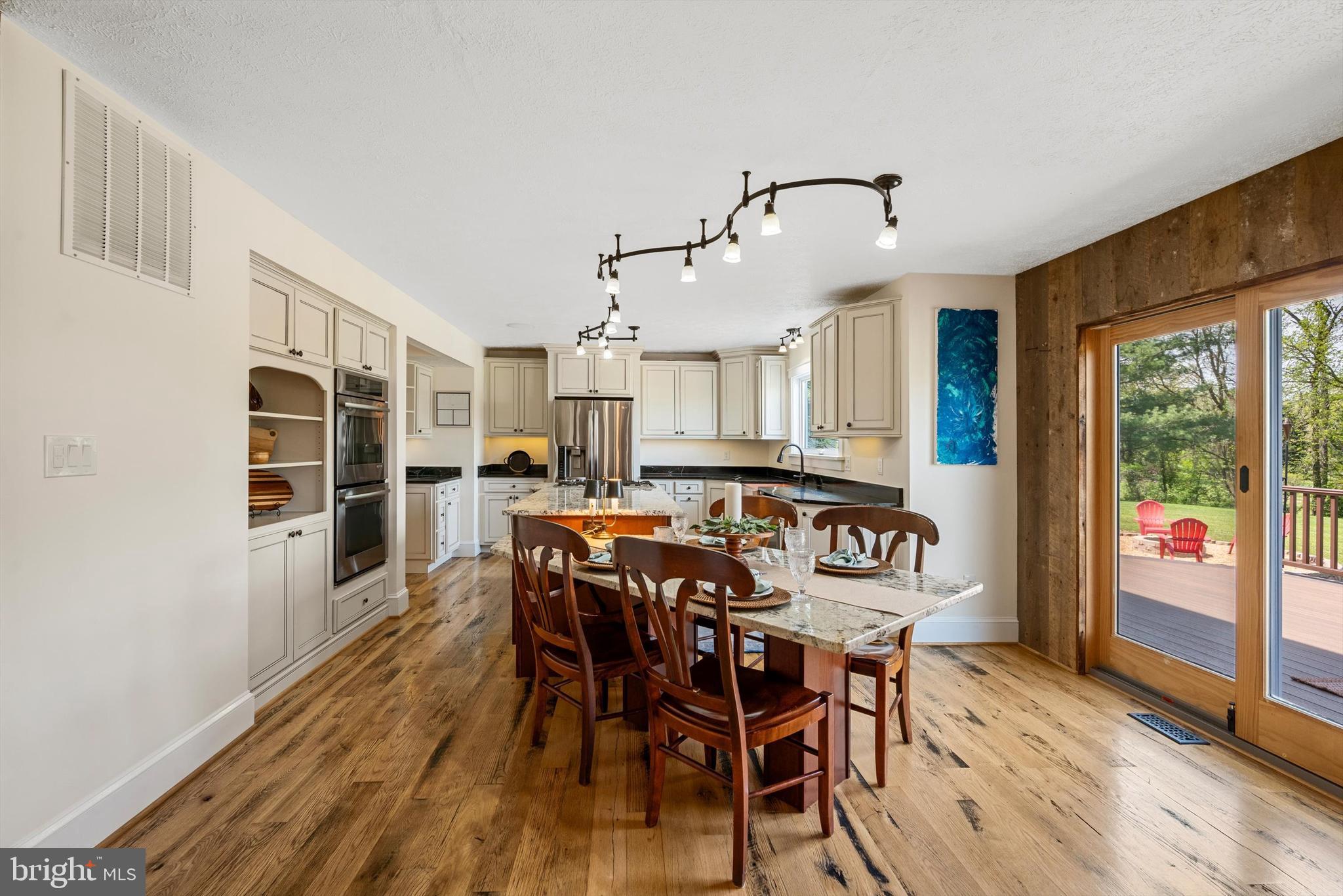 GLENDALE ESTATES - Residential