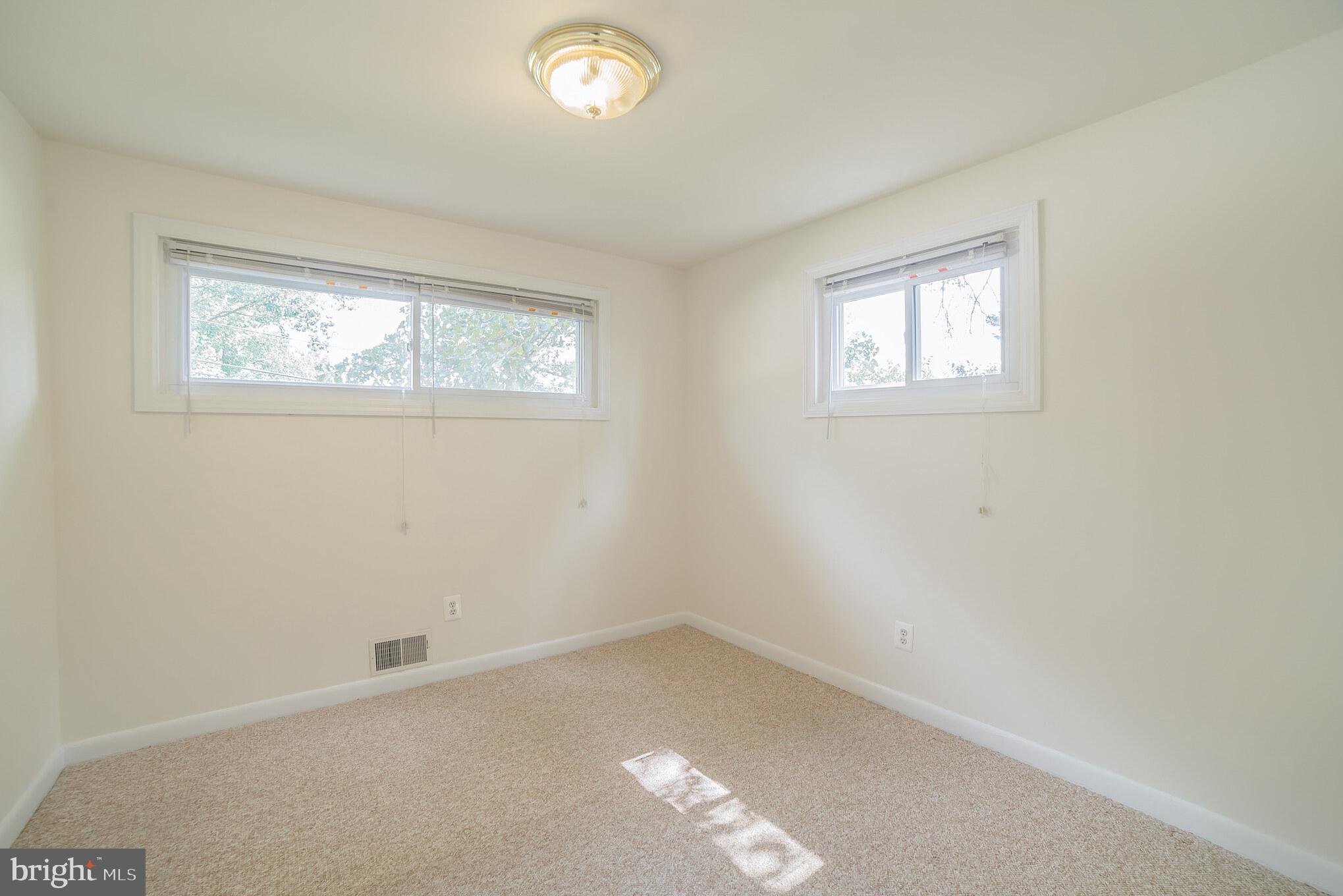 CHESTNUT HILLS - Residential Lease