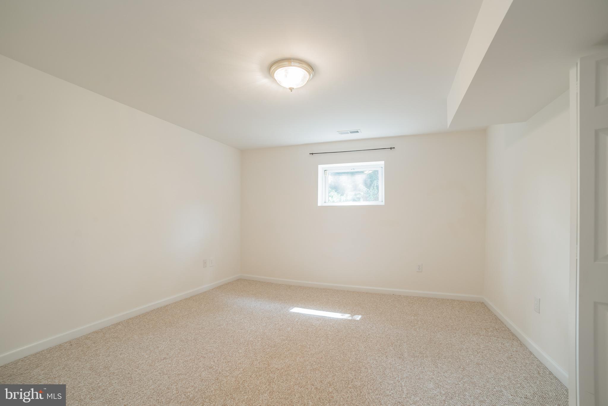 CHESTNUT HILLS - Residential Lease