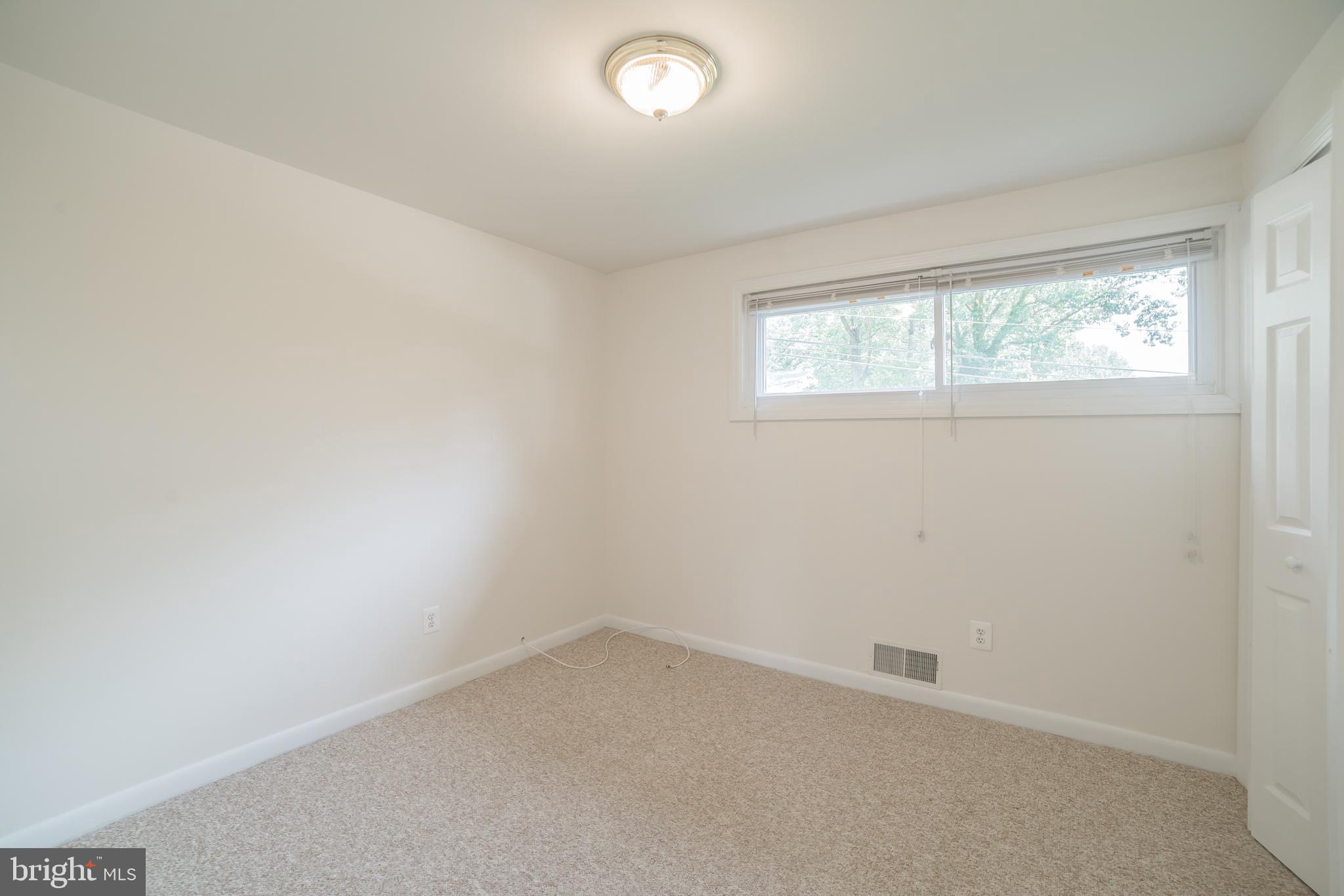 CHESTNUT HILLS - Residential Lease