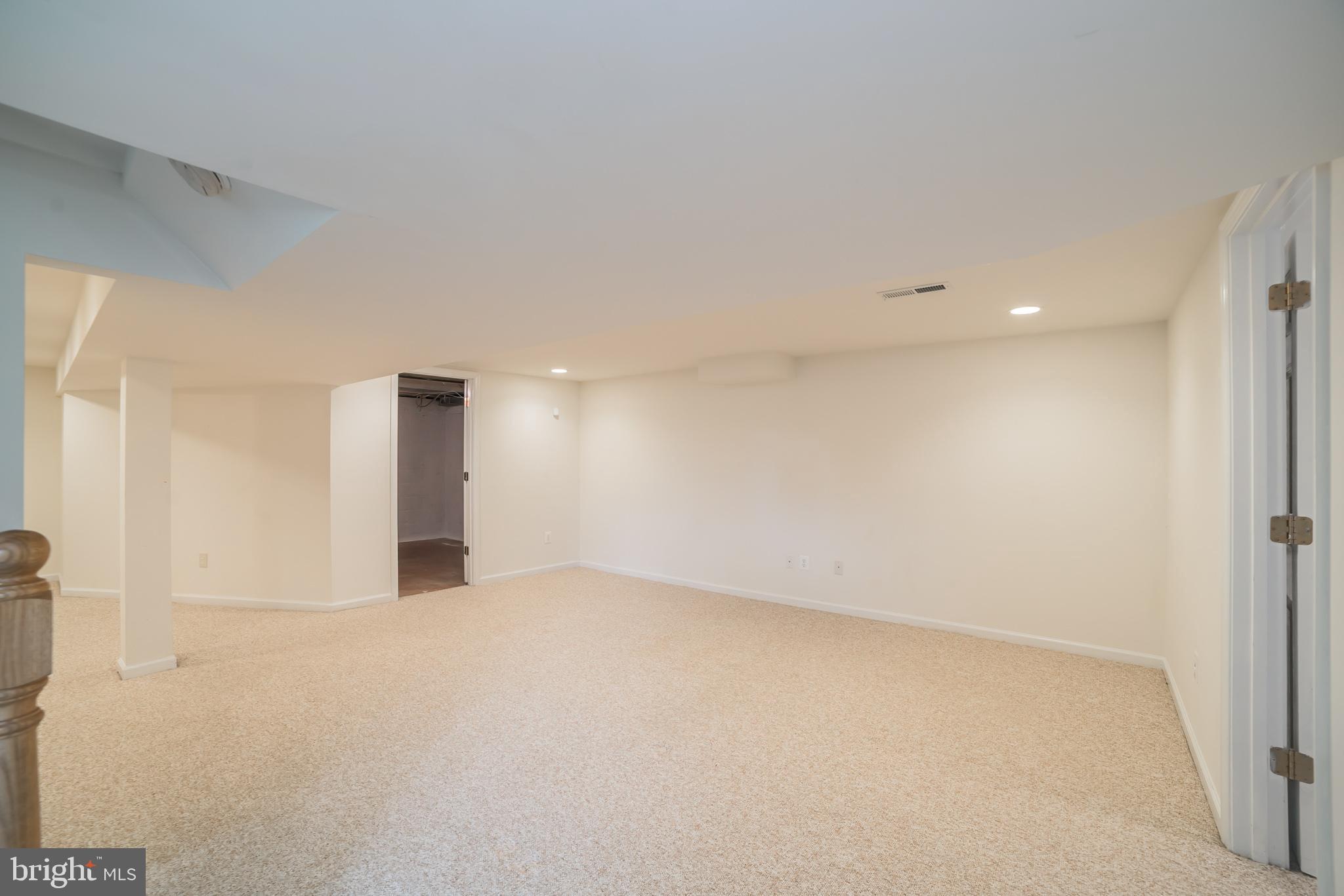 CHESTNUT HILLS - Residential Lease