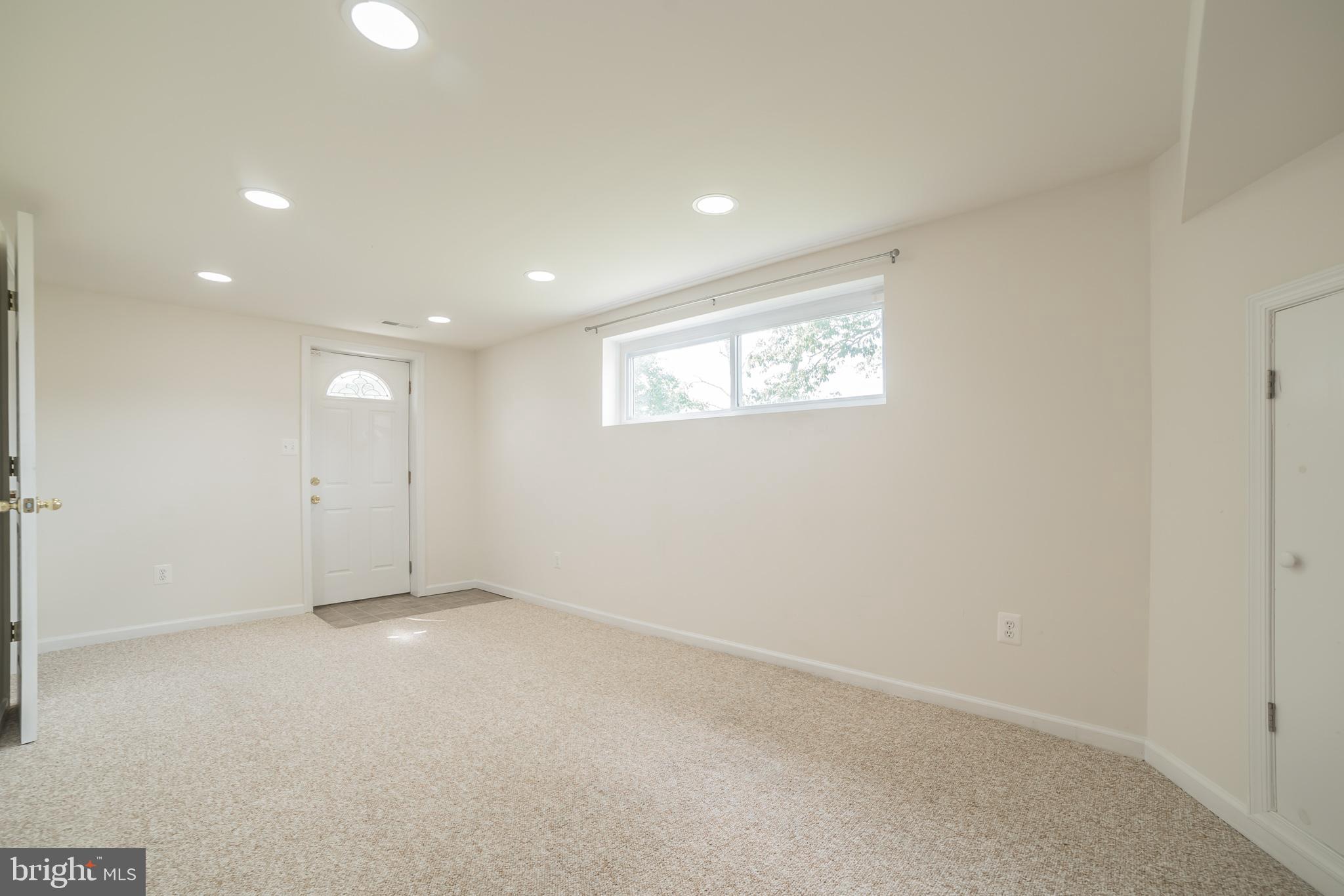 CHESTNUT HILLS - Residential Lease