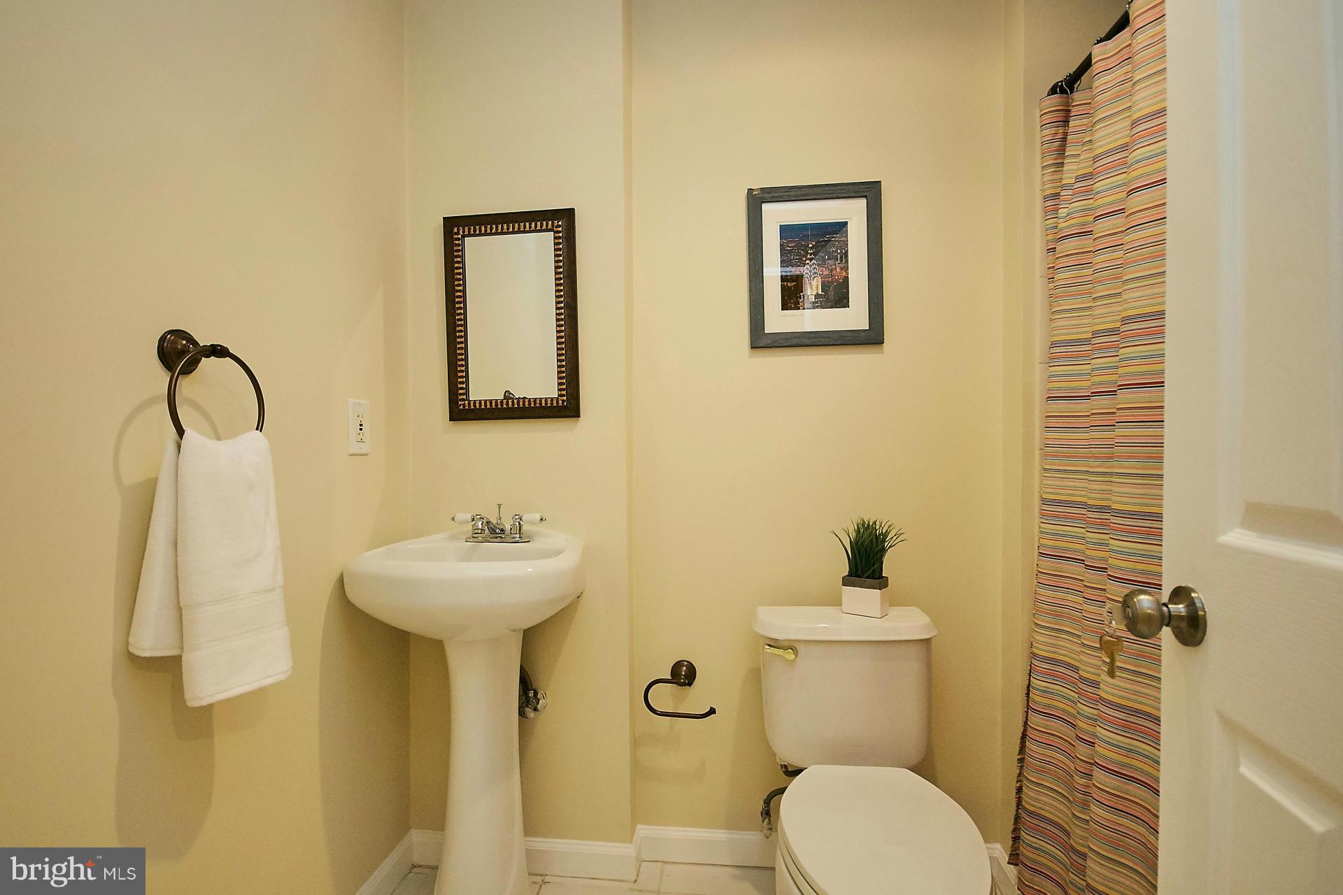 FOUR SEASONS - Residential