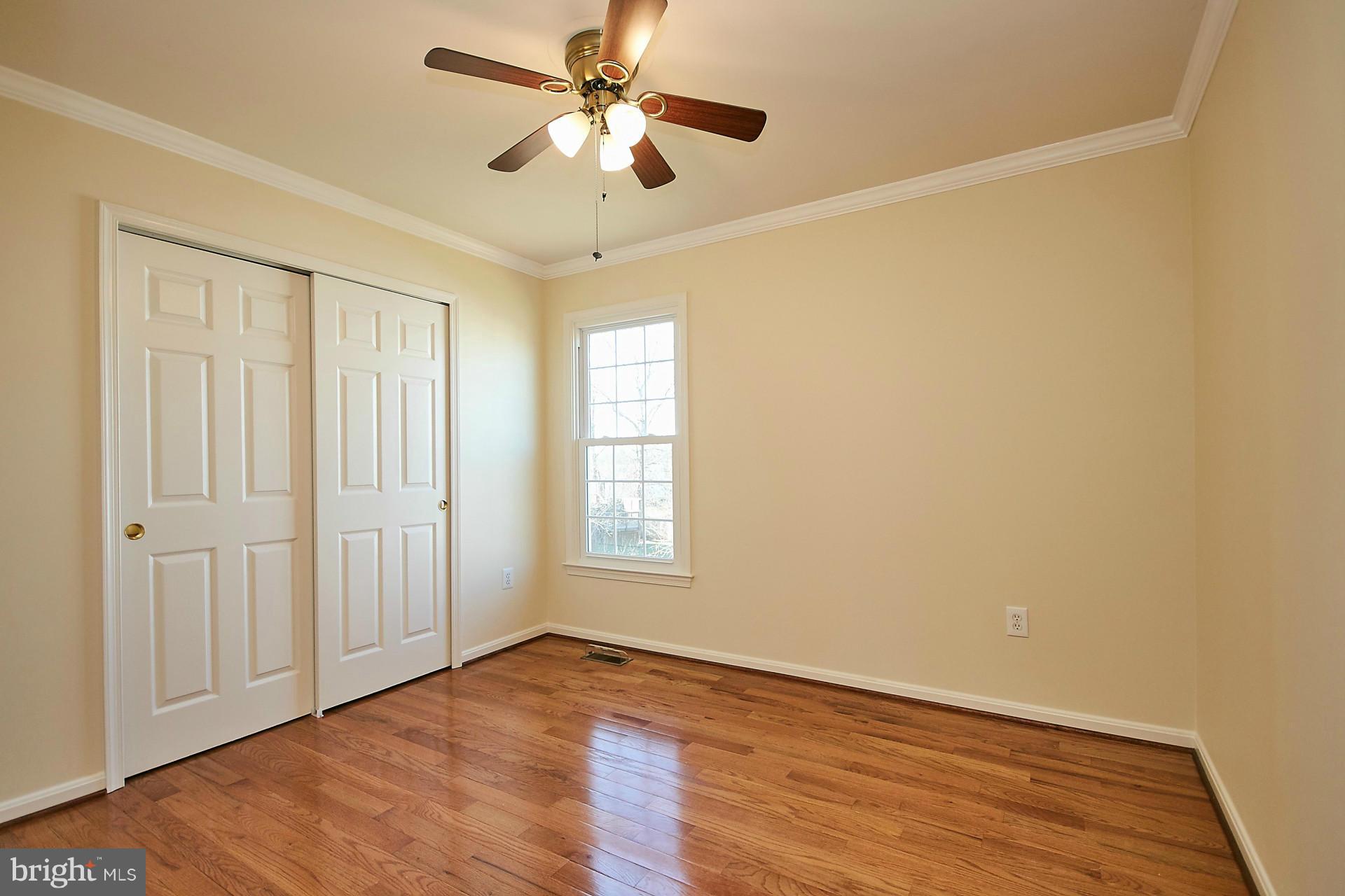 FOUR SEASONS - Residential