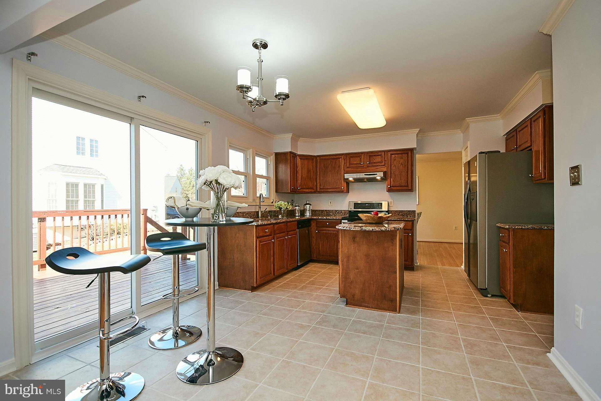 FOUR SEASONS - Residential