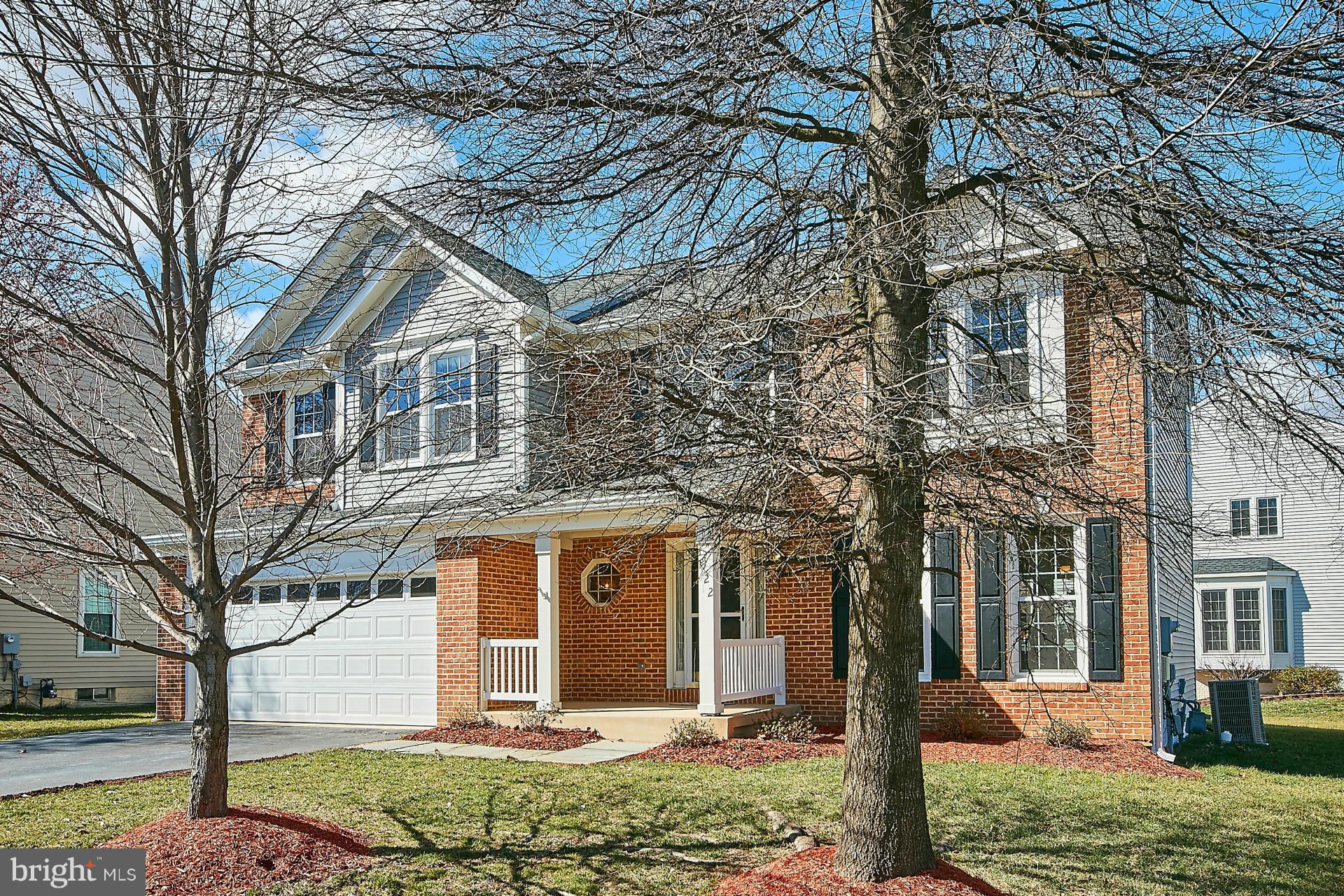 FOUR SEASONS - Residential