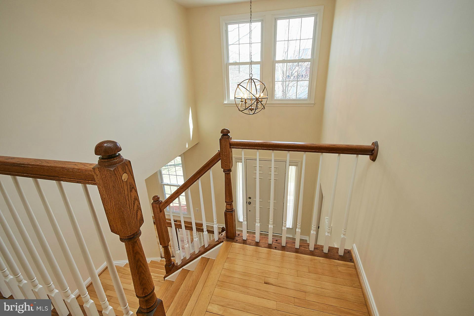 FOUR SEASONS - Residential