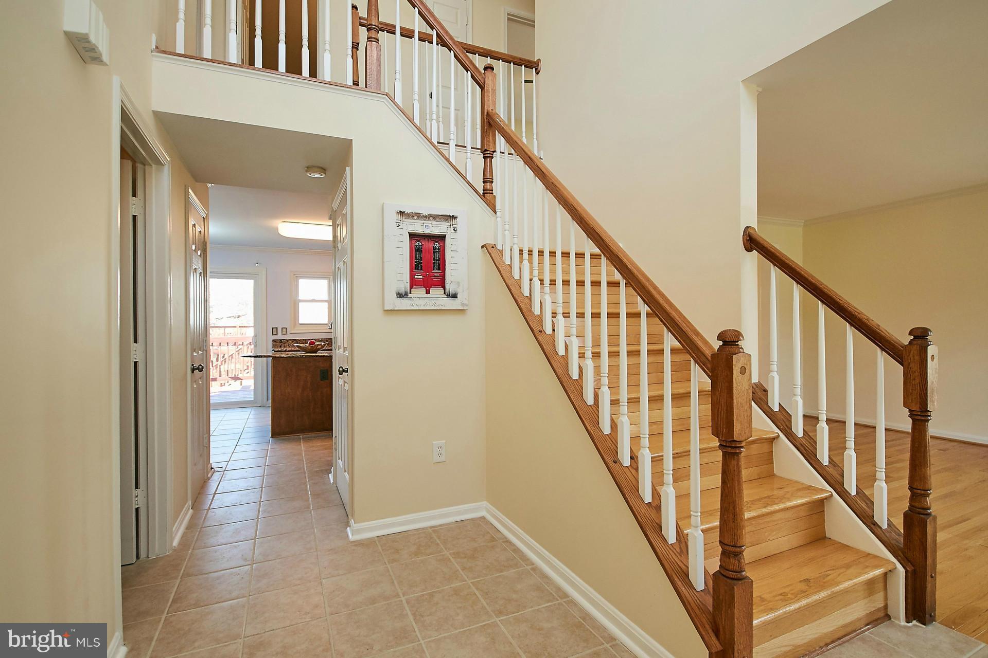 FOUR SEASONS - Residential