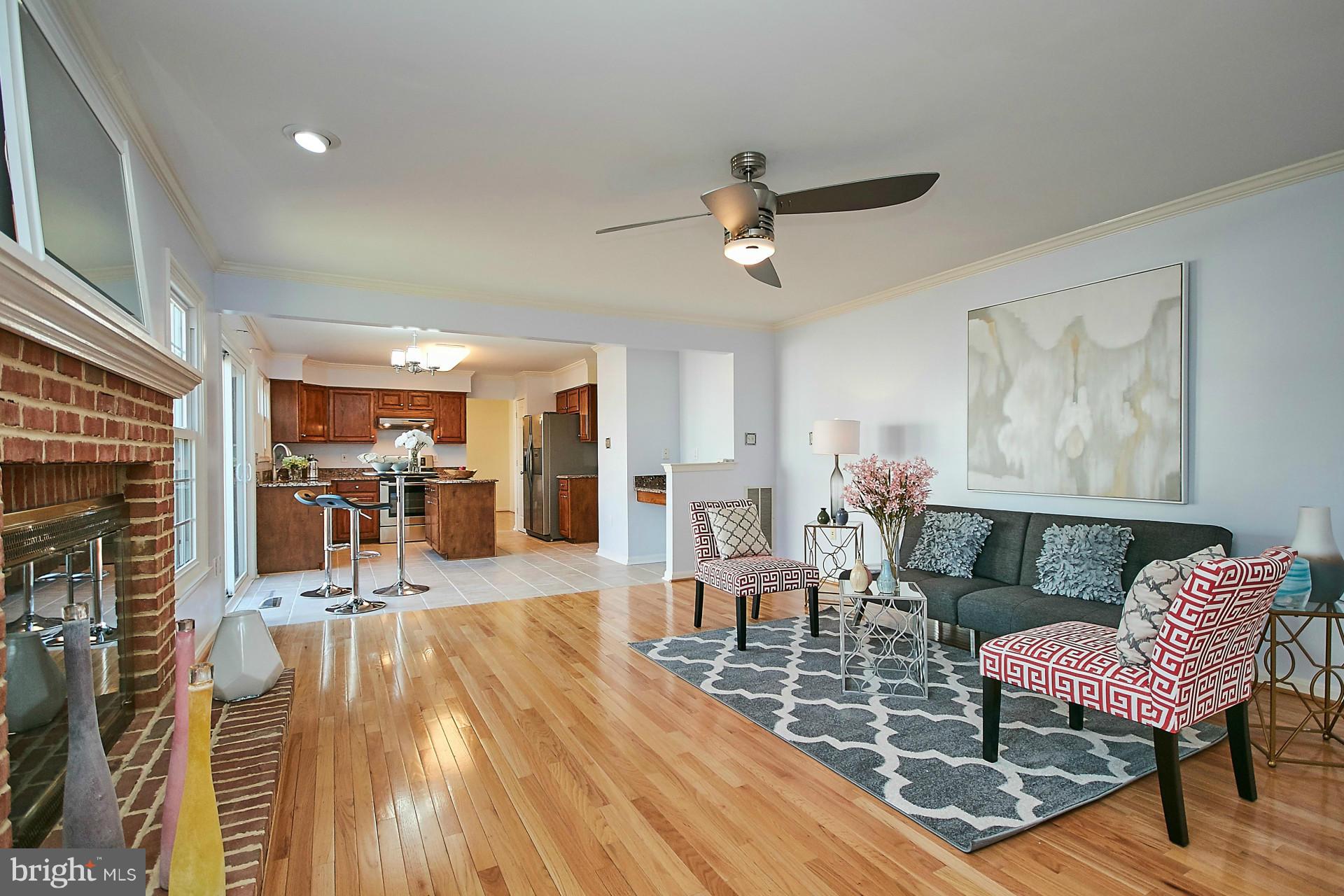 FOUR SEASONS - Residential