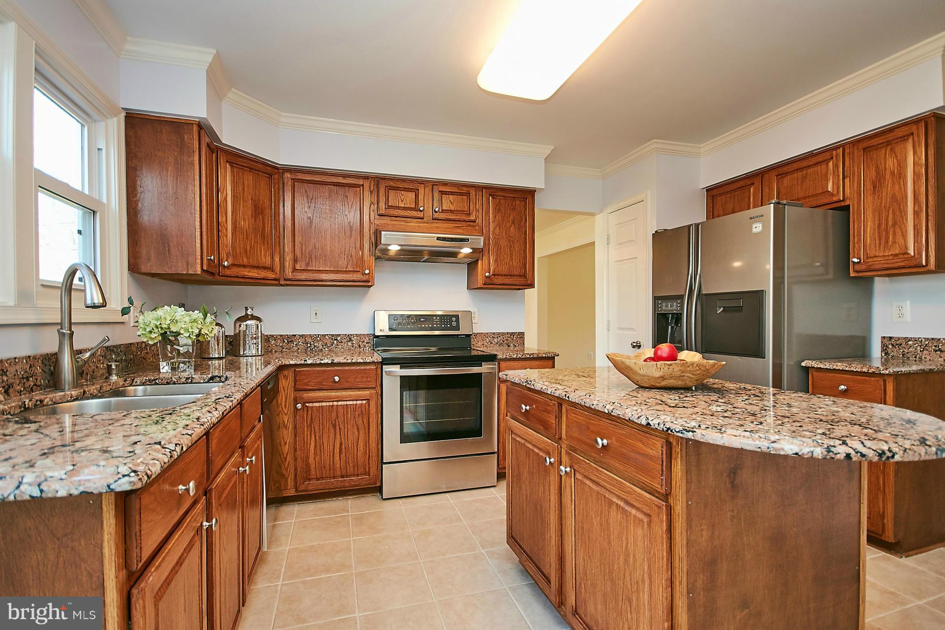 FOUR SEASONS - Residential