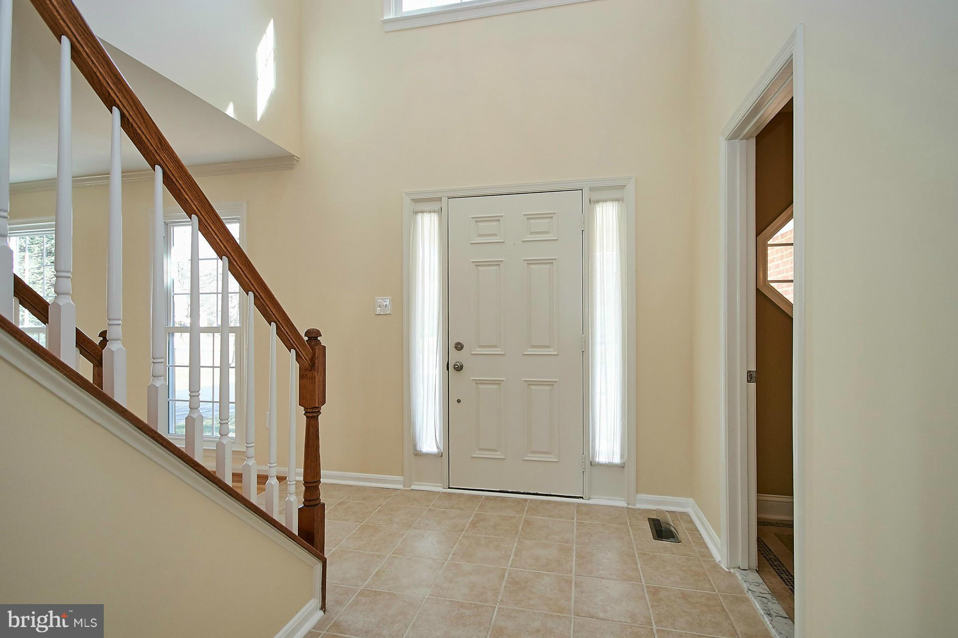 FOUR SEASONS - Residential