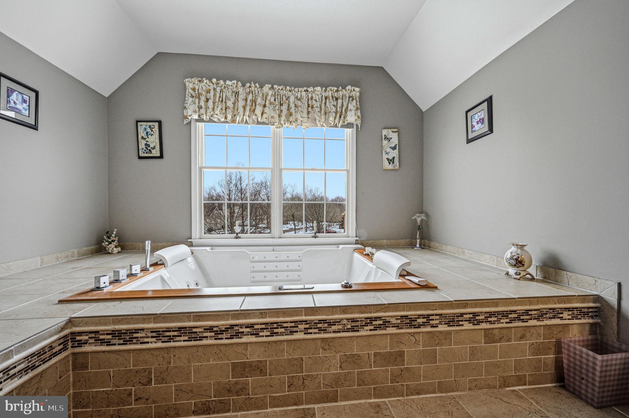 RED LION CHASE - Residential