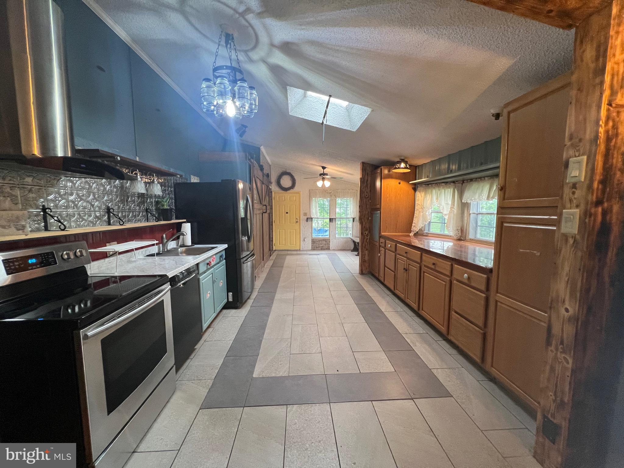 KNOBLEY RD - Residential