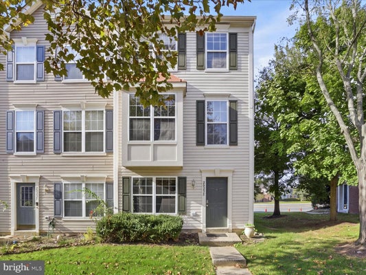 20235 BROOKVIEW SQ, ASHBURN, VA 20147 - Image 2a3a9a2b59e89c3f58bebf950a03a0d0/1377330541