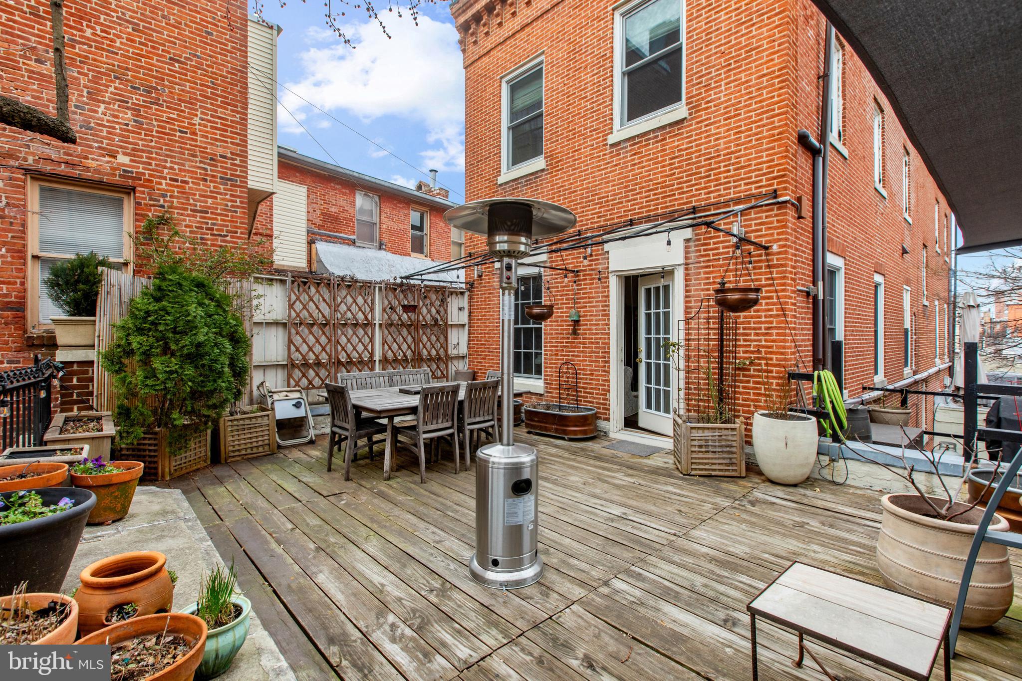 MOUNT VERNON PLACE HISTORIC DISTRICT - Commercial Sale