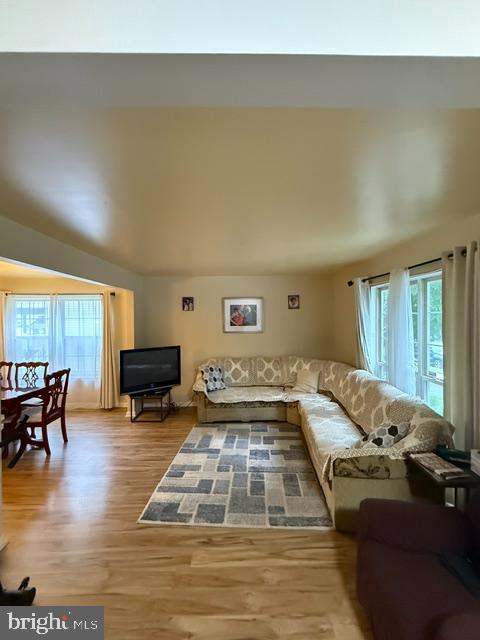 21 CHEROKEE TRAIL