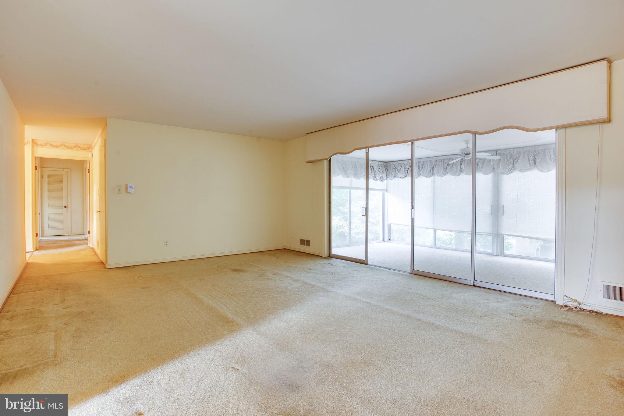 GOLF CLUB MANOR - Residential