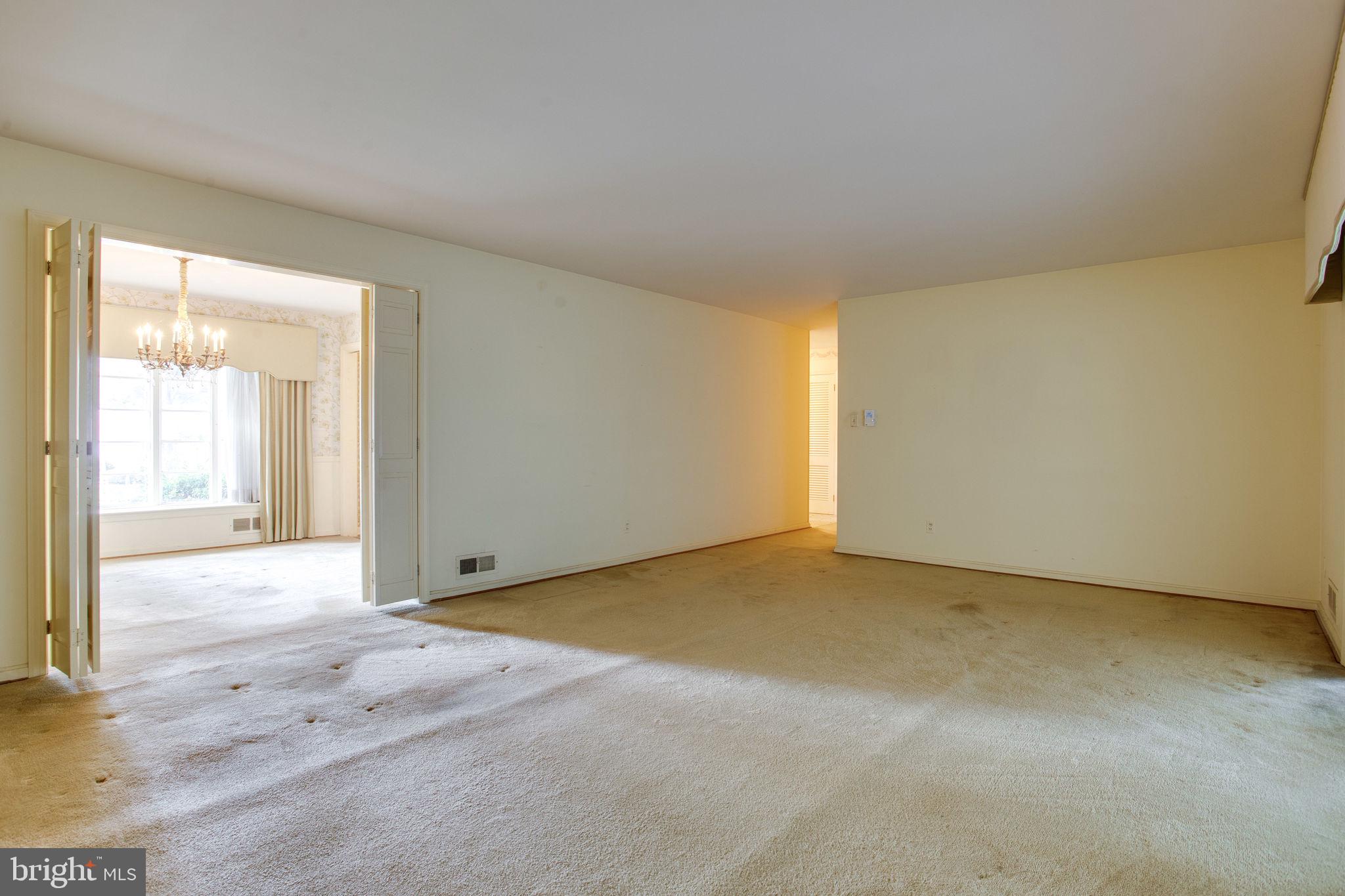 GOLF CLUB MANOR - Residential