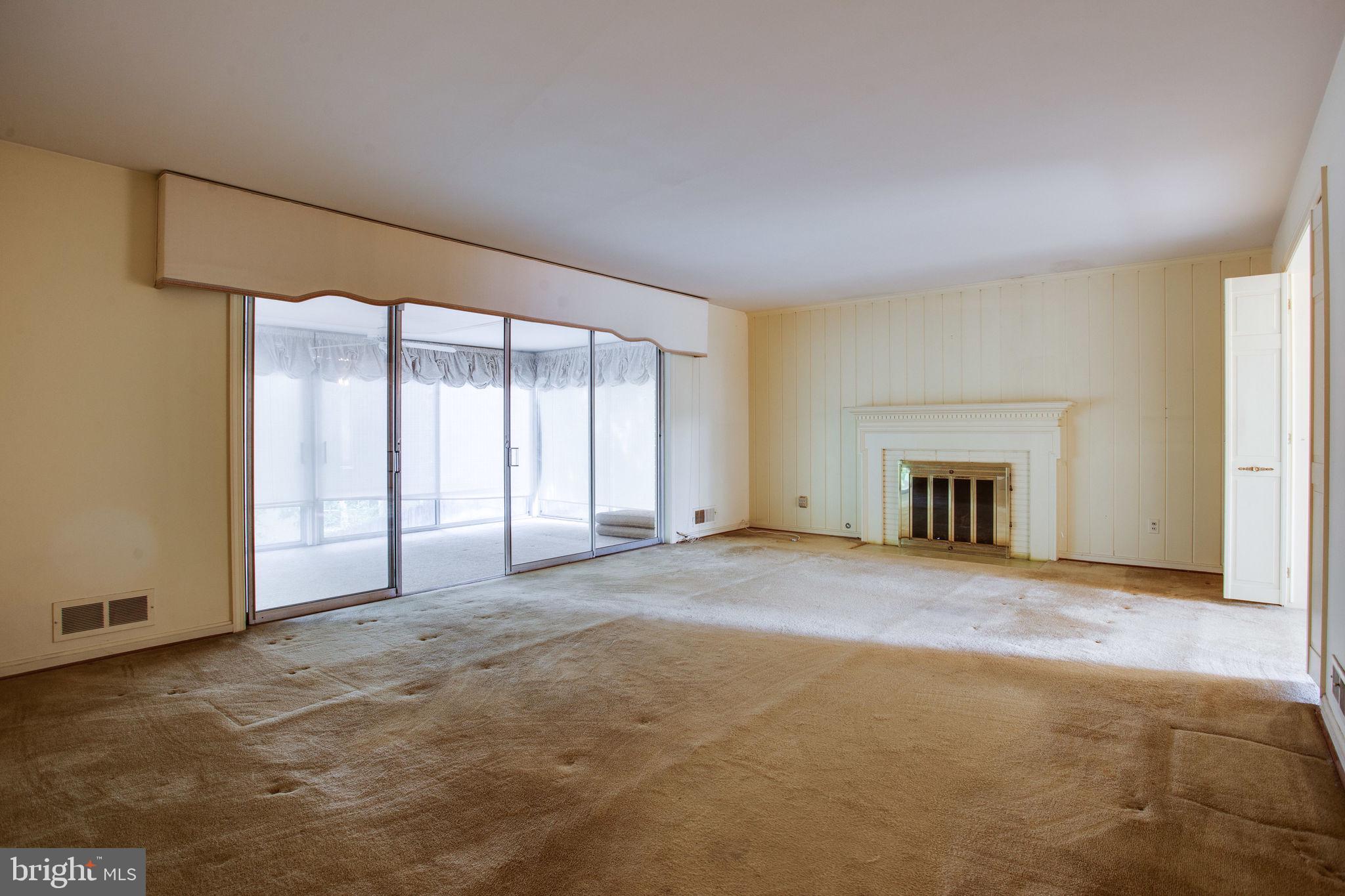 GOLF CLUB MANOR - Residential