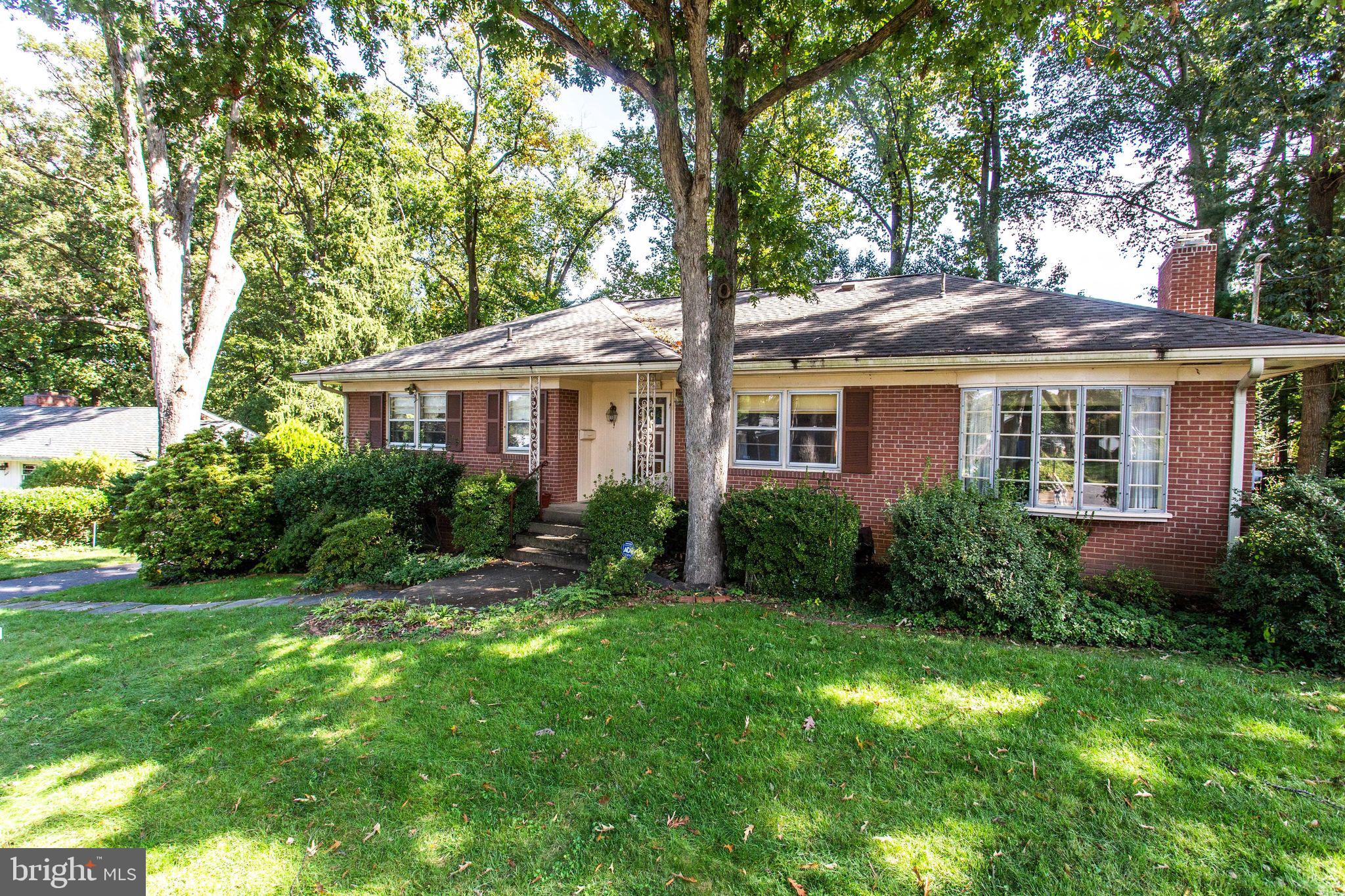 GOLF CLUB MANOR - Residential