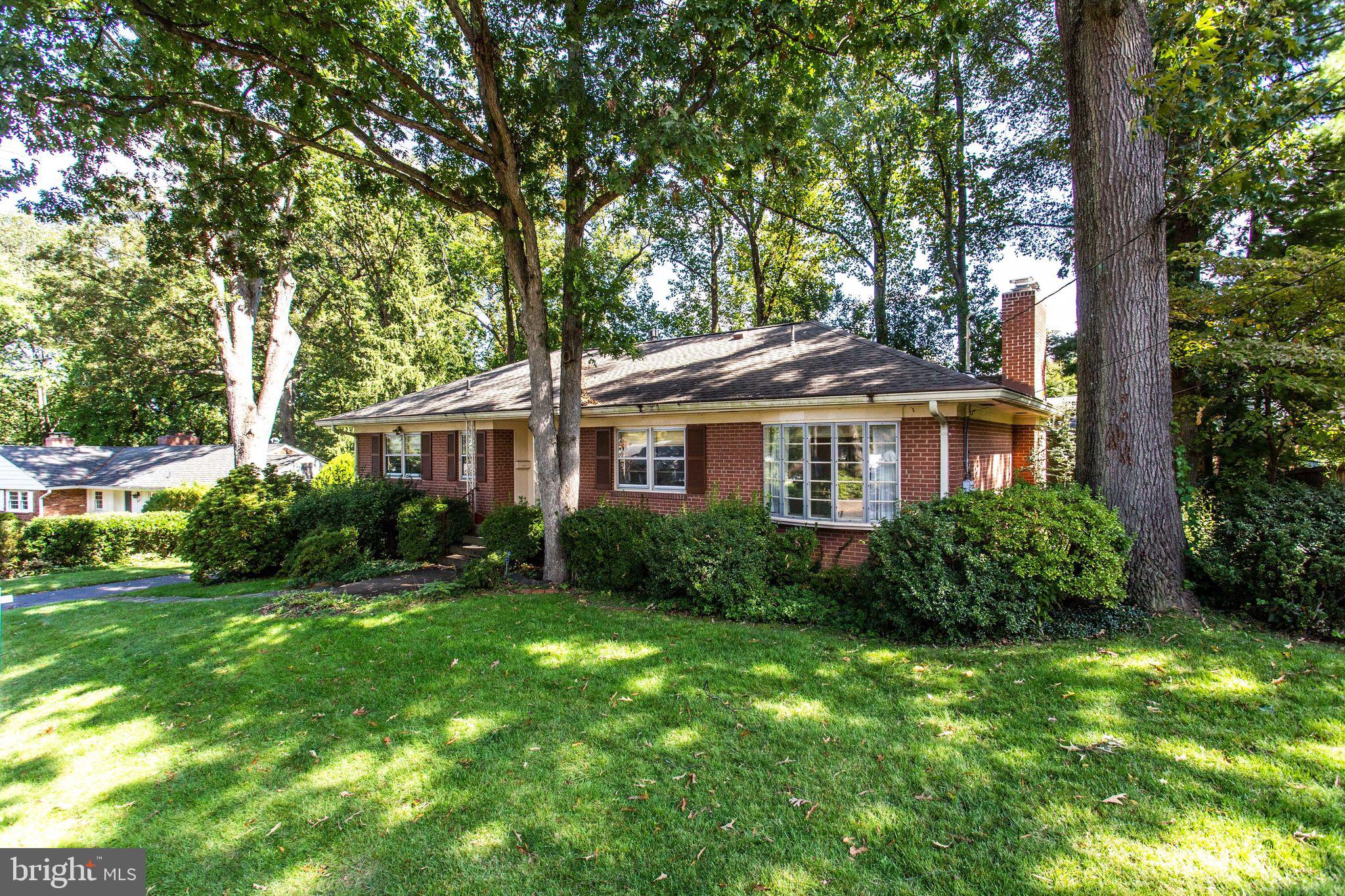 GOLF CLUB MANOR - Residential