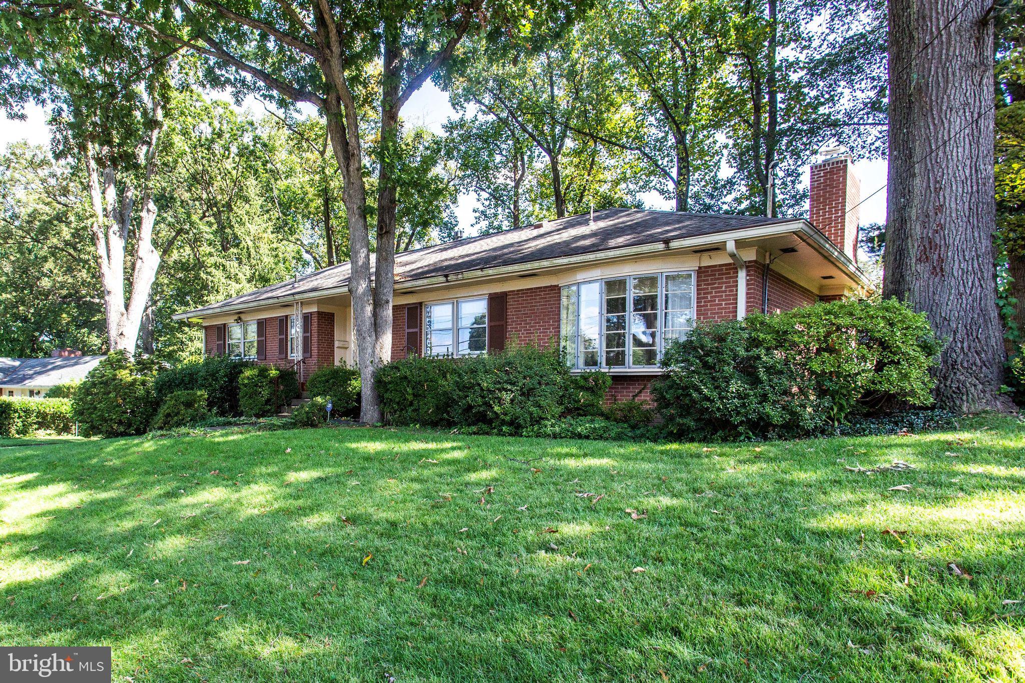 GOLF CLUB MANOR - Residential