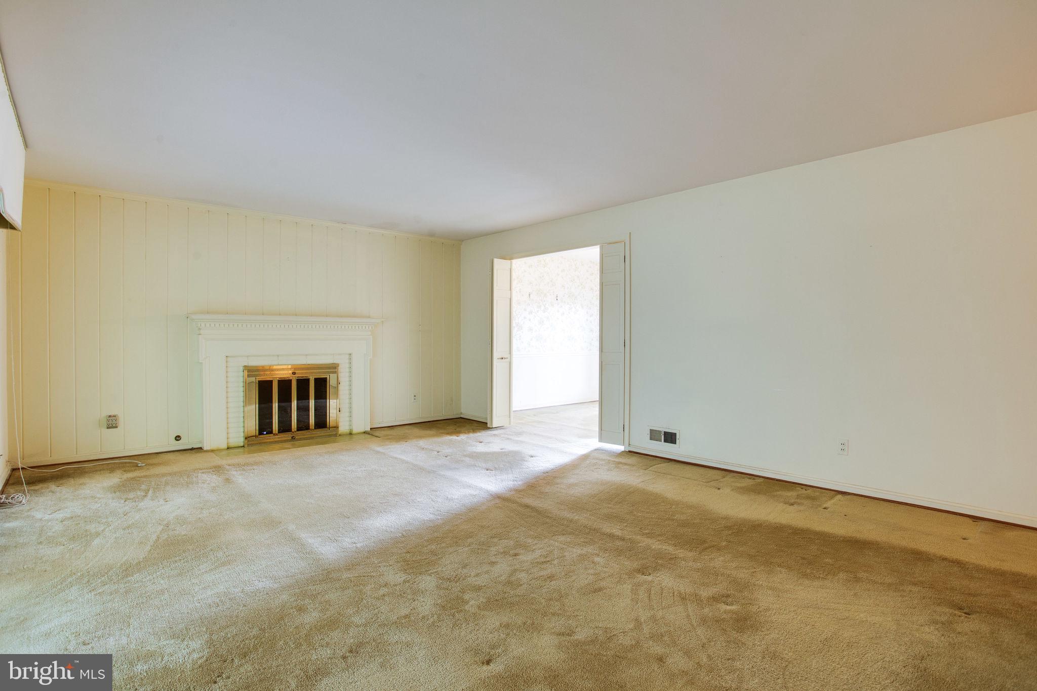 GOLF CLUB MANOR - Residential