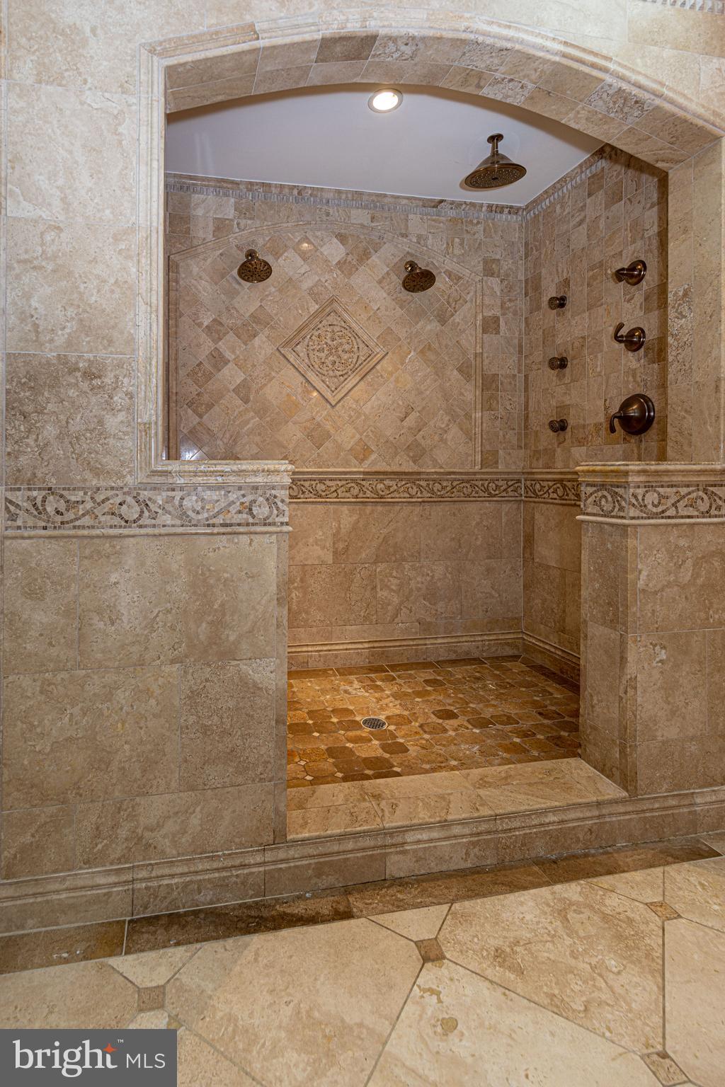 HAMPTON HUNT EST - Residential