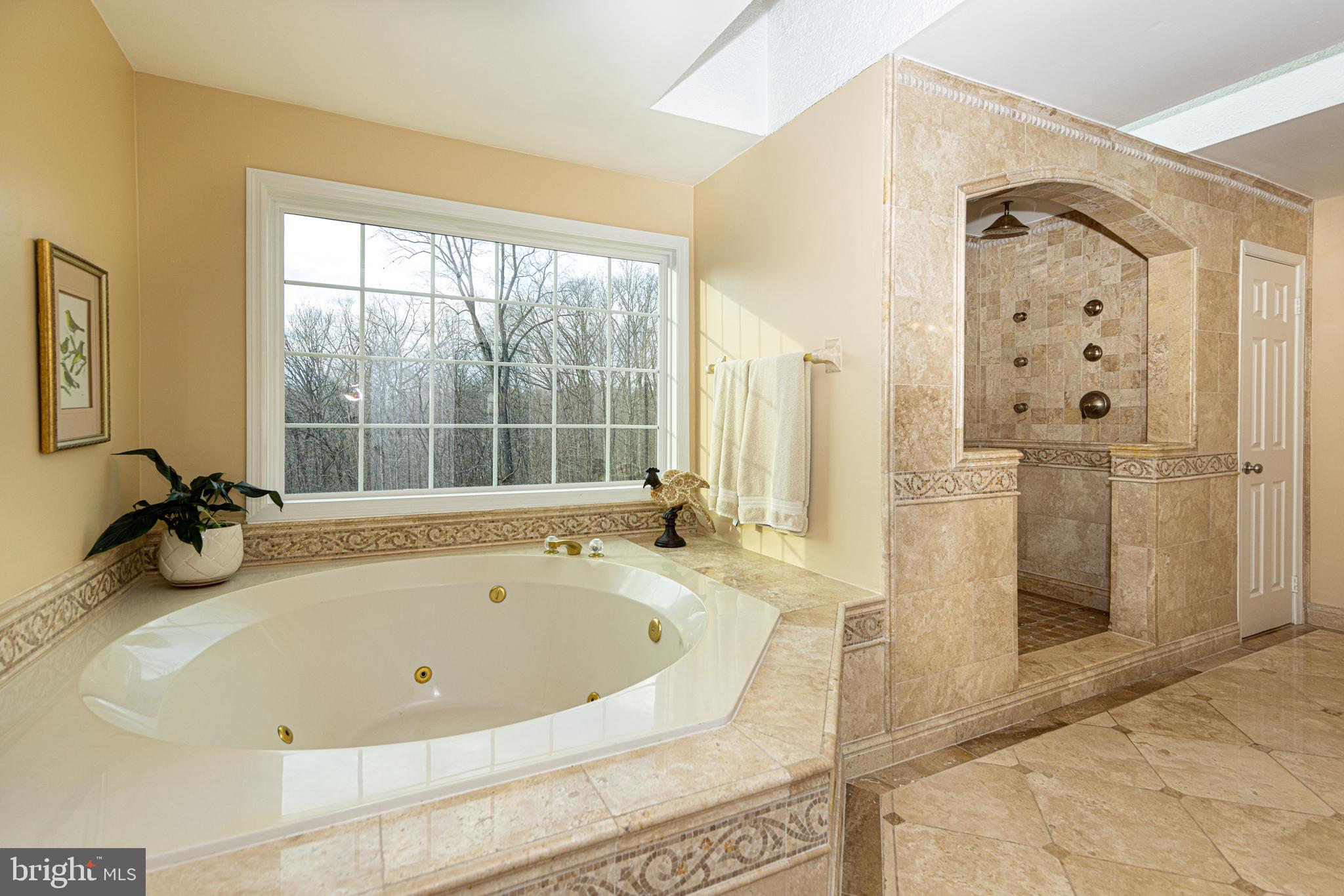 HAMPTON HUNT EST - Residential