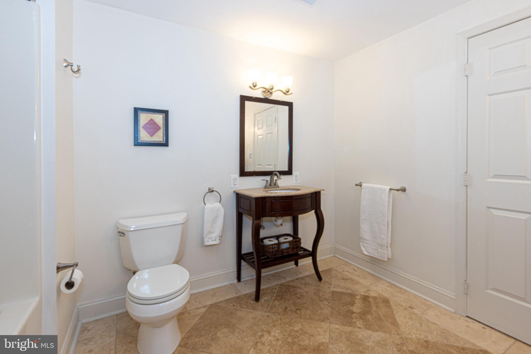 HAMPTON HUNT EST - Residential