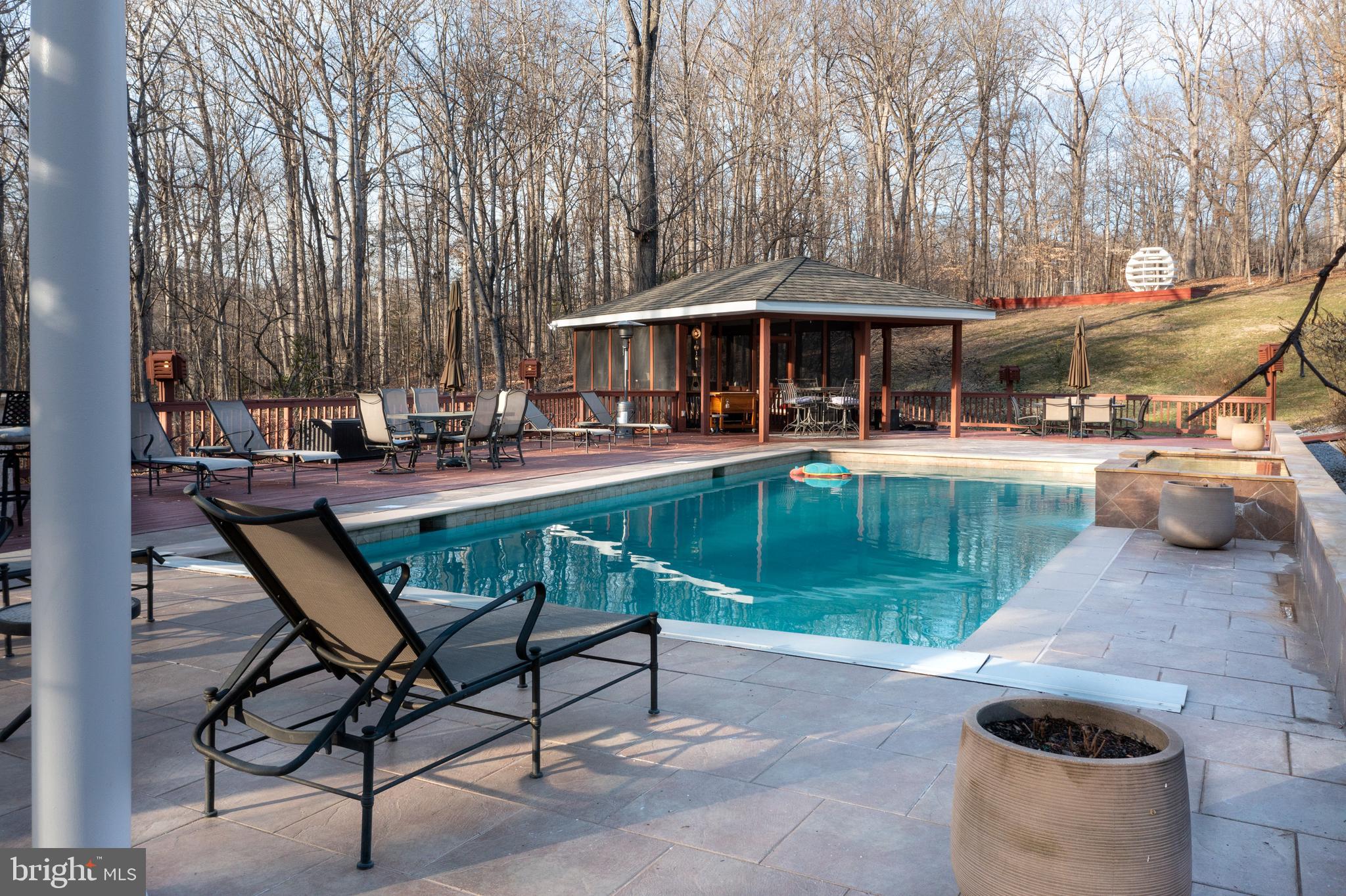 HAMPTON HUNT EST - Residential