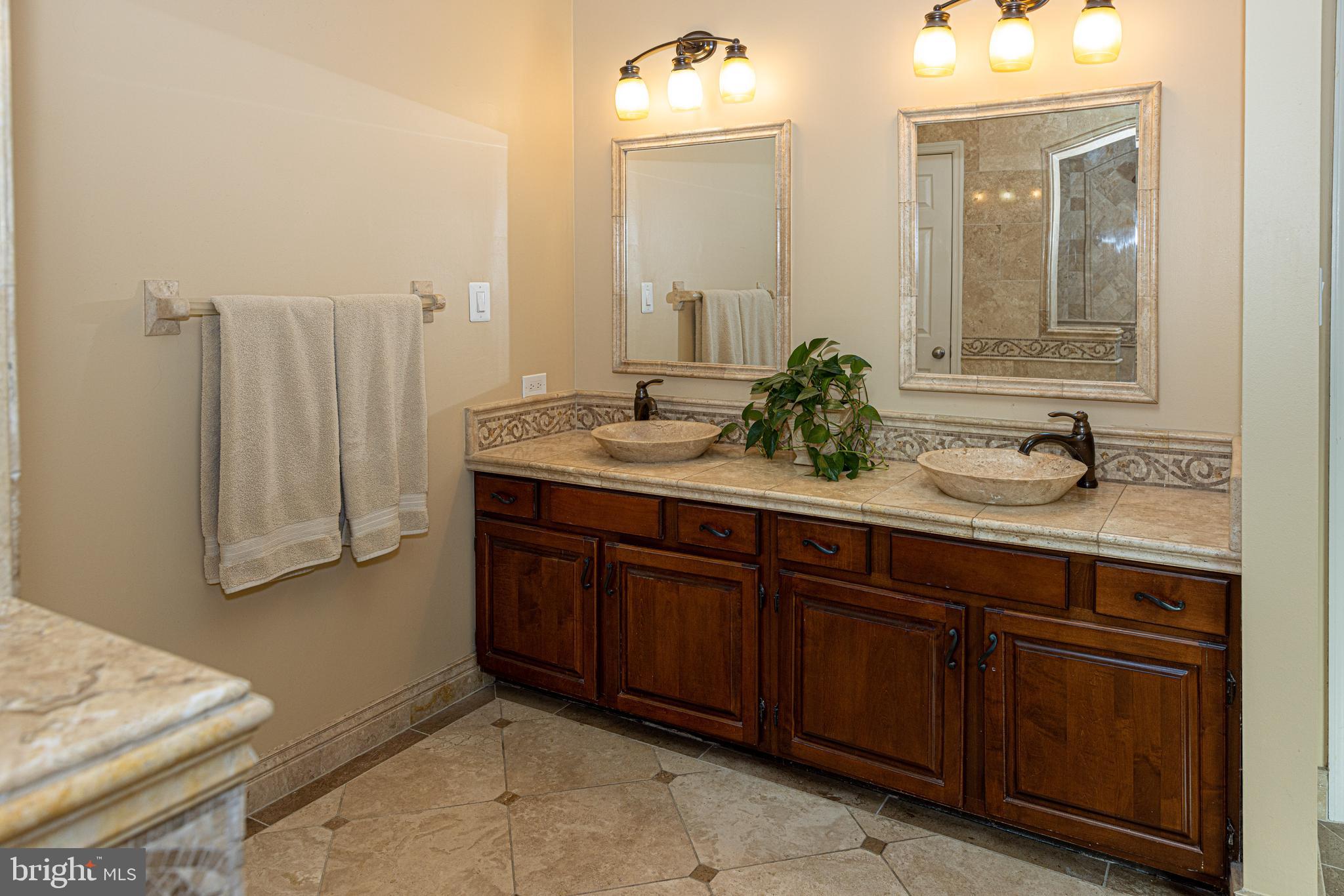 HAMPTON HUNT EST - Residential